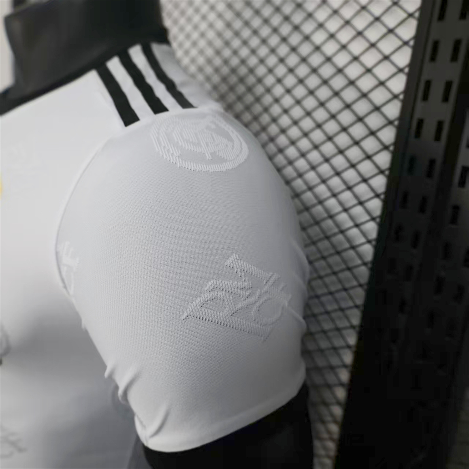 AlphaJersey-Real Madrid 25-26 White Team Logo Jacquard Special Jersey - Player Version