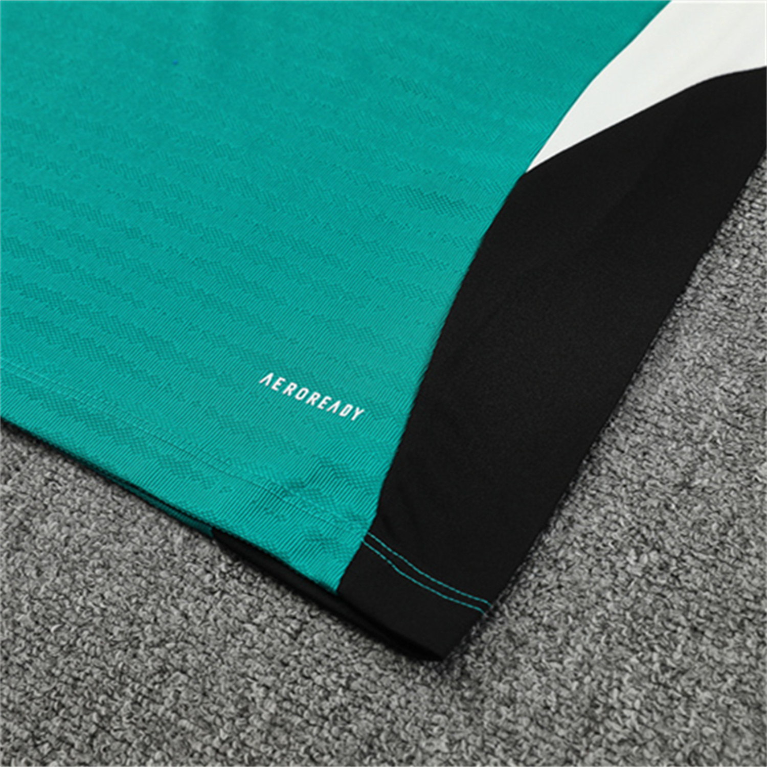 AlphaJersey-Liver.pool 25-26 Long Sleeve Training Set - Player Version - Green Top and Black Pants