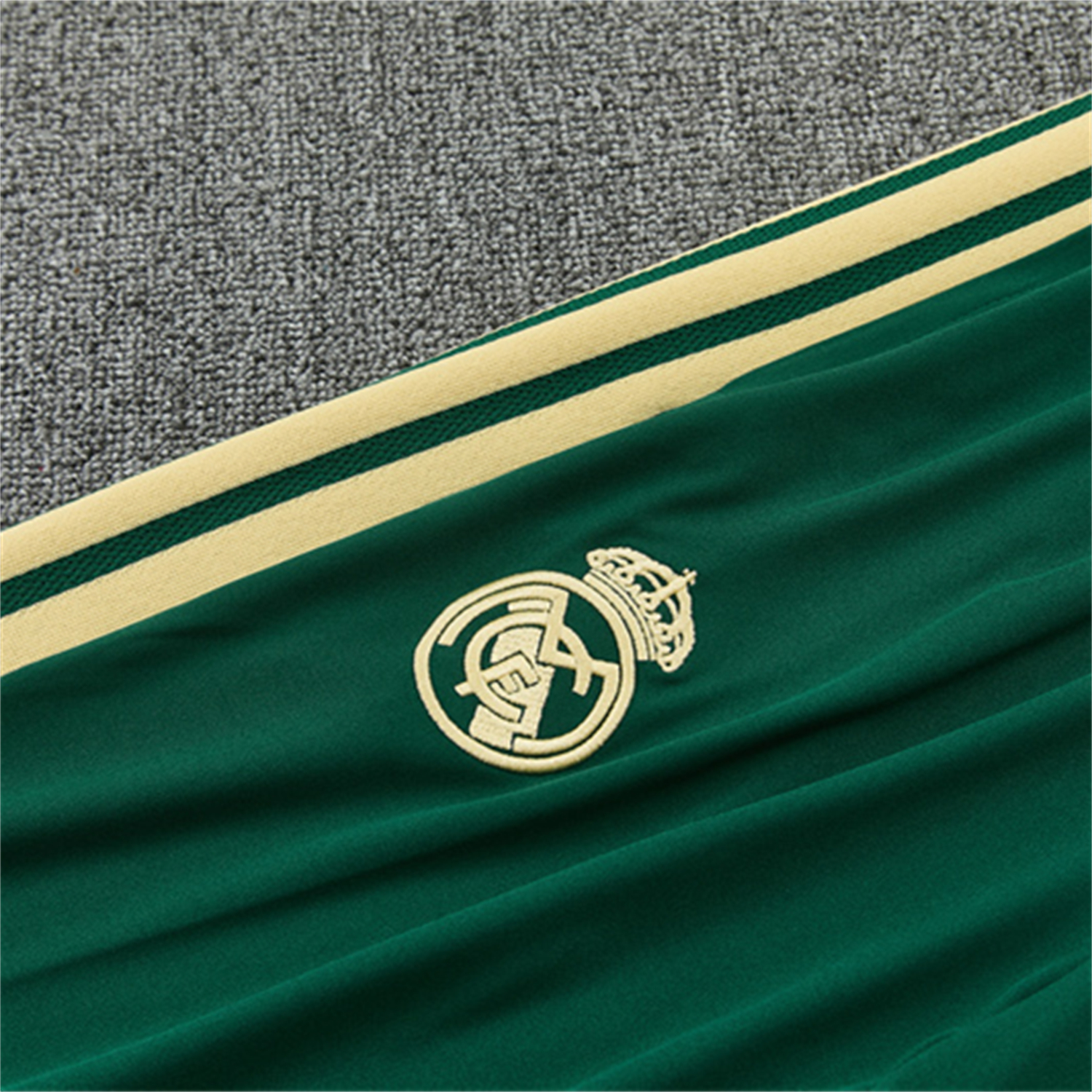 AlphaJersey-Real Madrid 26-27 Long Sleeves Training Set - Green Top And Green Pants