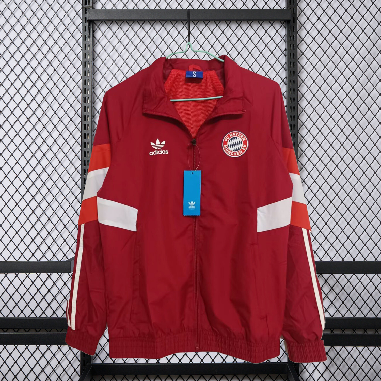 AlphaJersey-Bayern Munich 25-26 Terrace Icon Windbreaker Jacket - Red