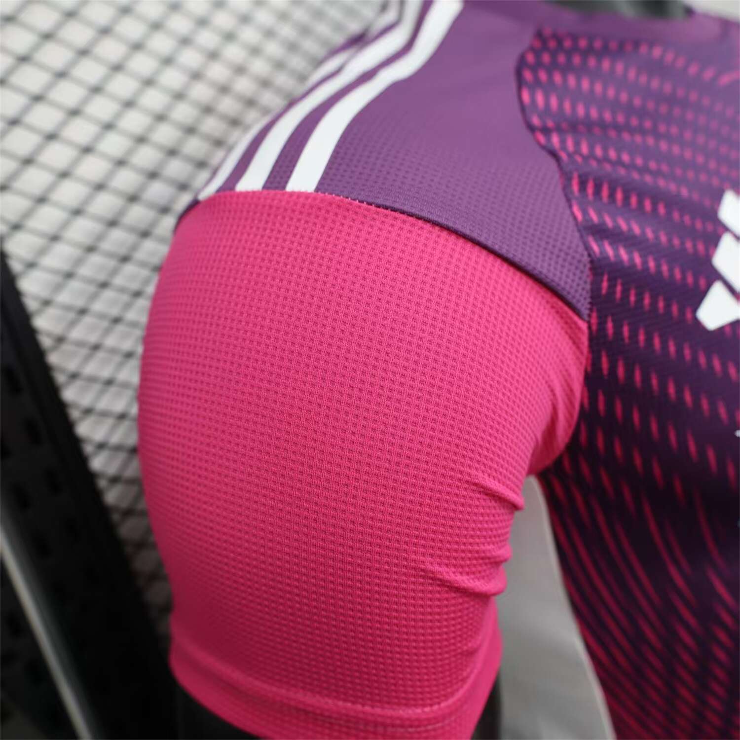 AlphaJersey-Real Madrid 25-26 Pink Purple Goalkeeper Jersey - Player Version