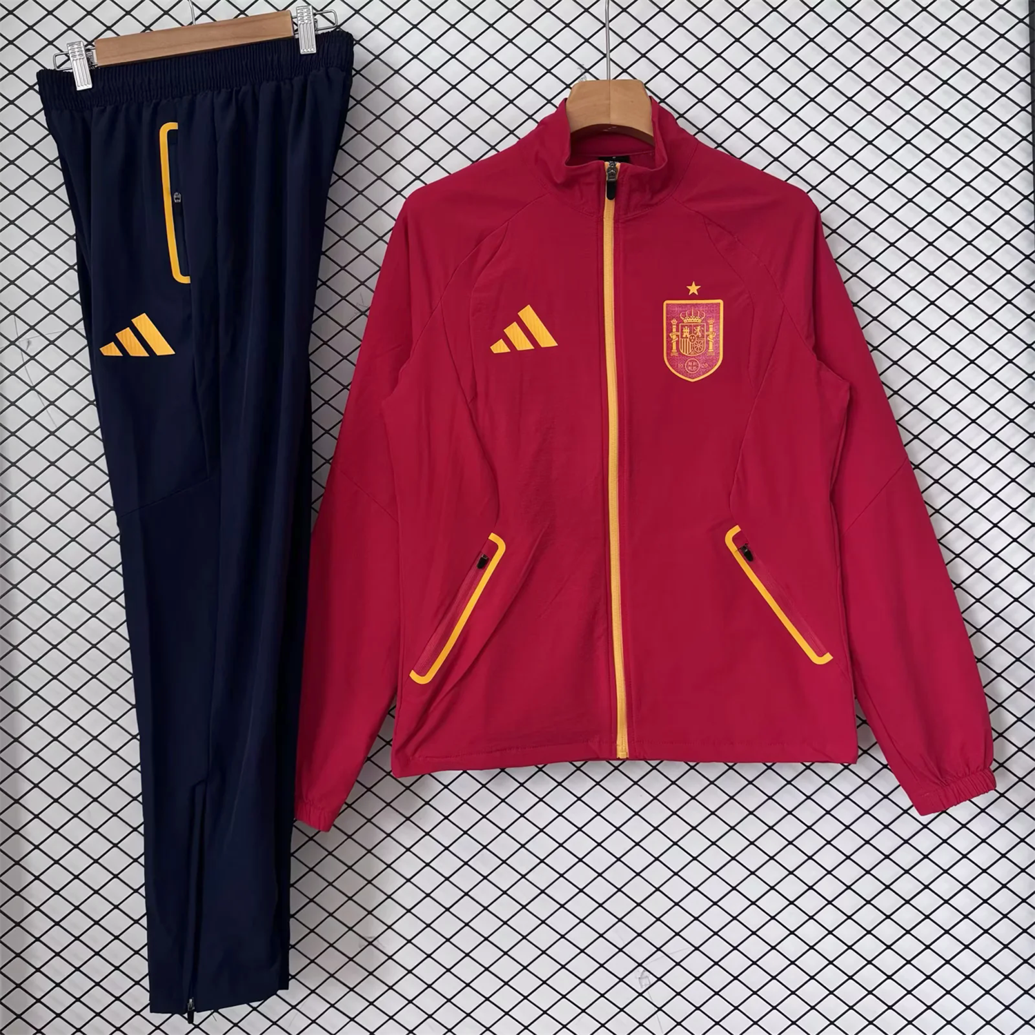 AlphaJersey-Spain 2026 Windbreaker Training Set - Red Top and Black Pants