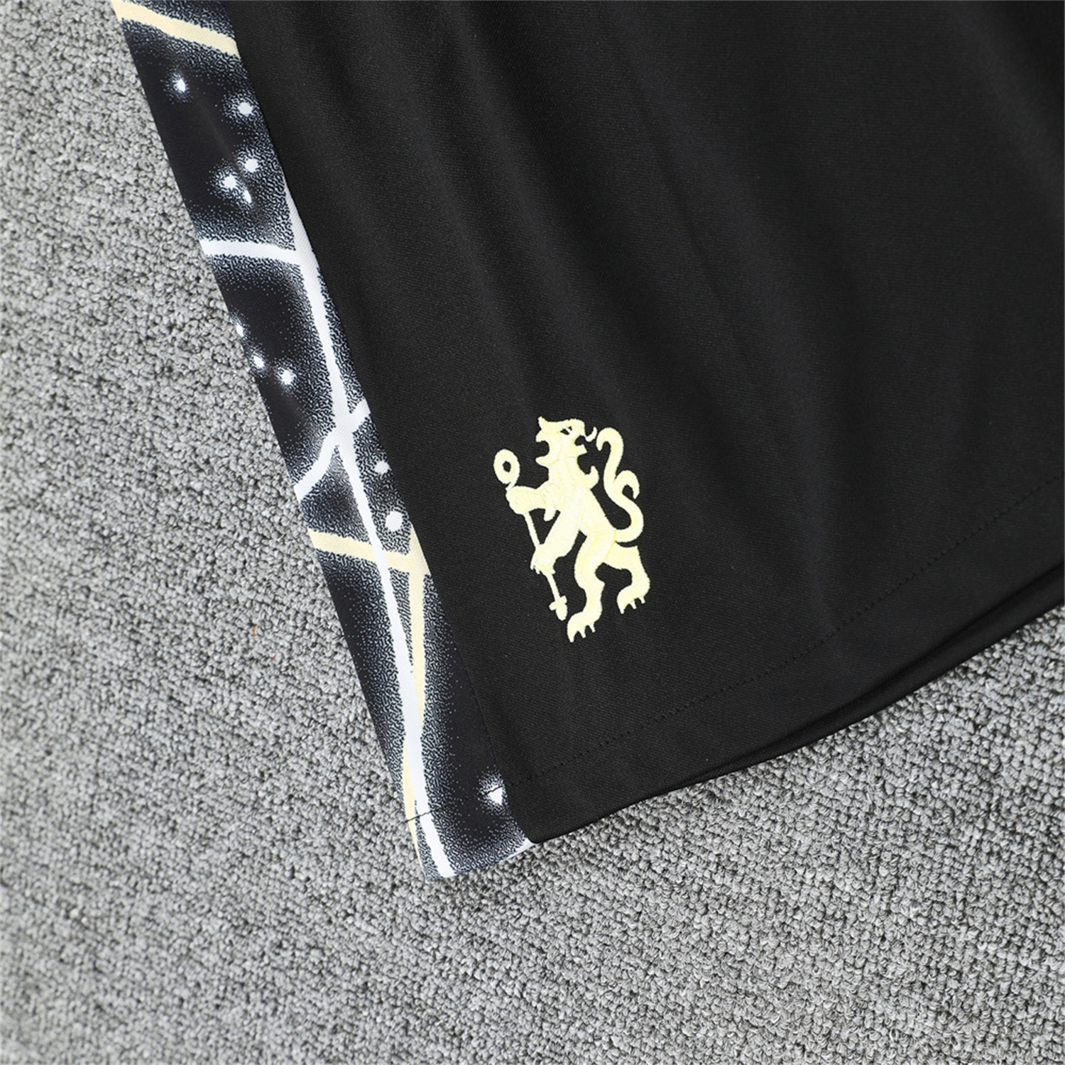 AlphaJersey-C.H.E.L.S.E.A 25-26 Short-Sleeve Training Set - Yellow Fluorescent Rays Black Top & Black Shorts