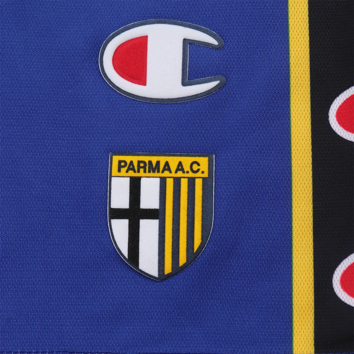 AlphaJersey-Retro Parma 2001-02 Home Kids Kit