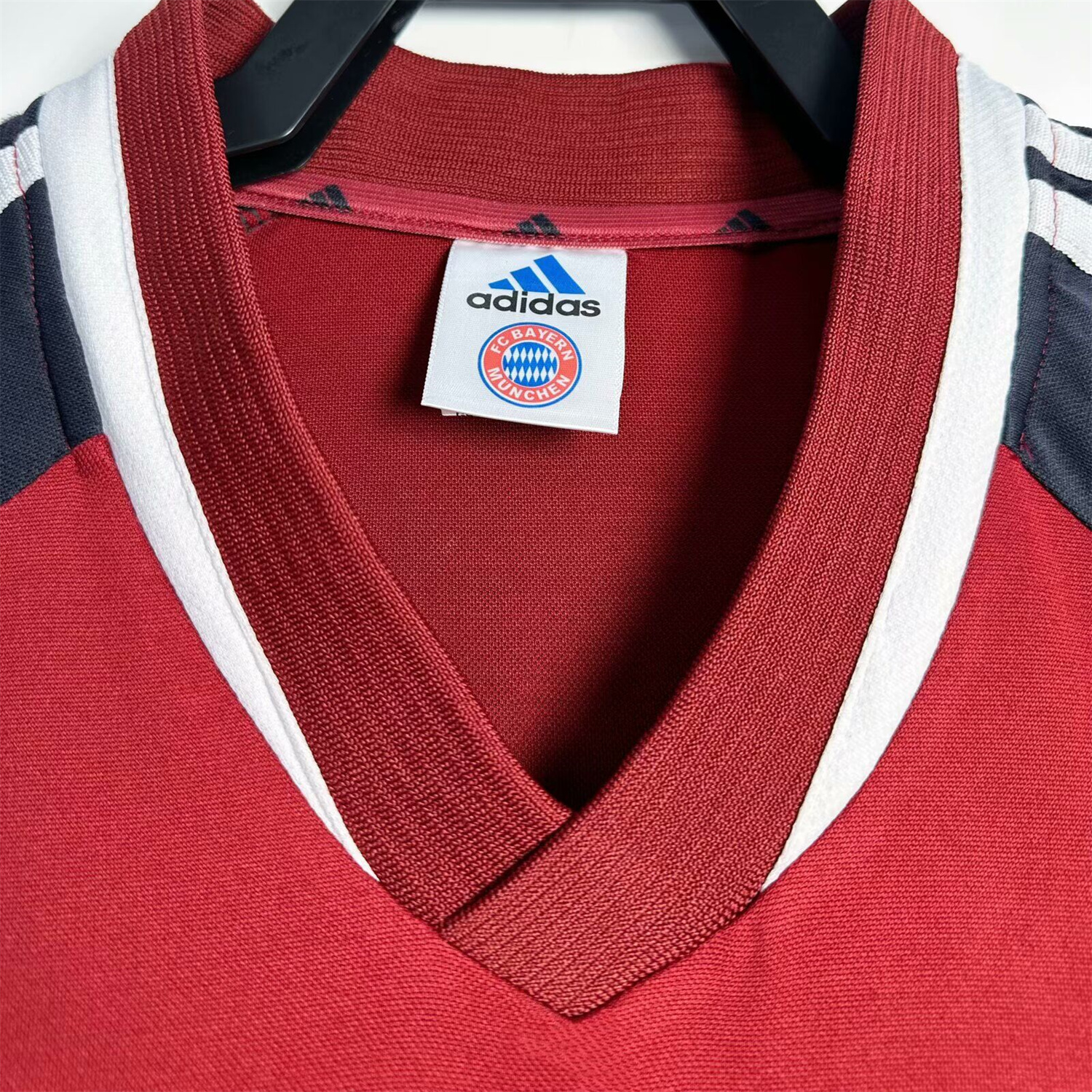 AlphaJersey-Retro Bayern Munich 2001-02 Home Jersey