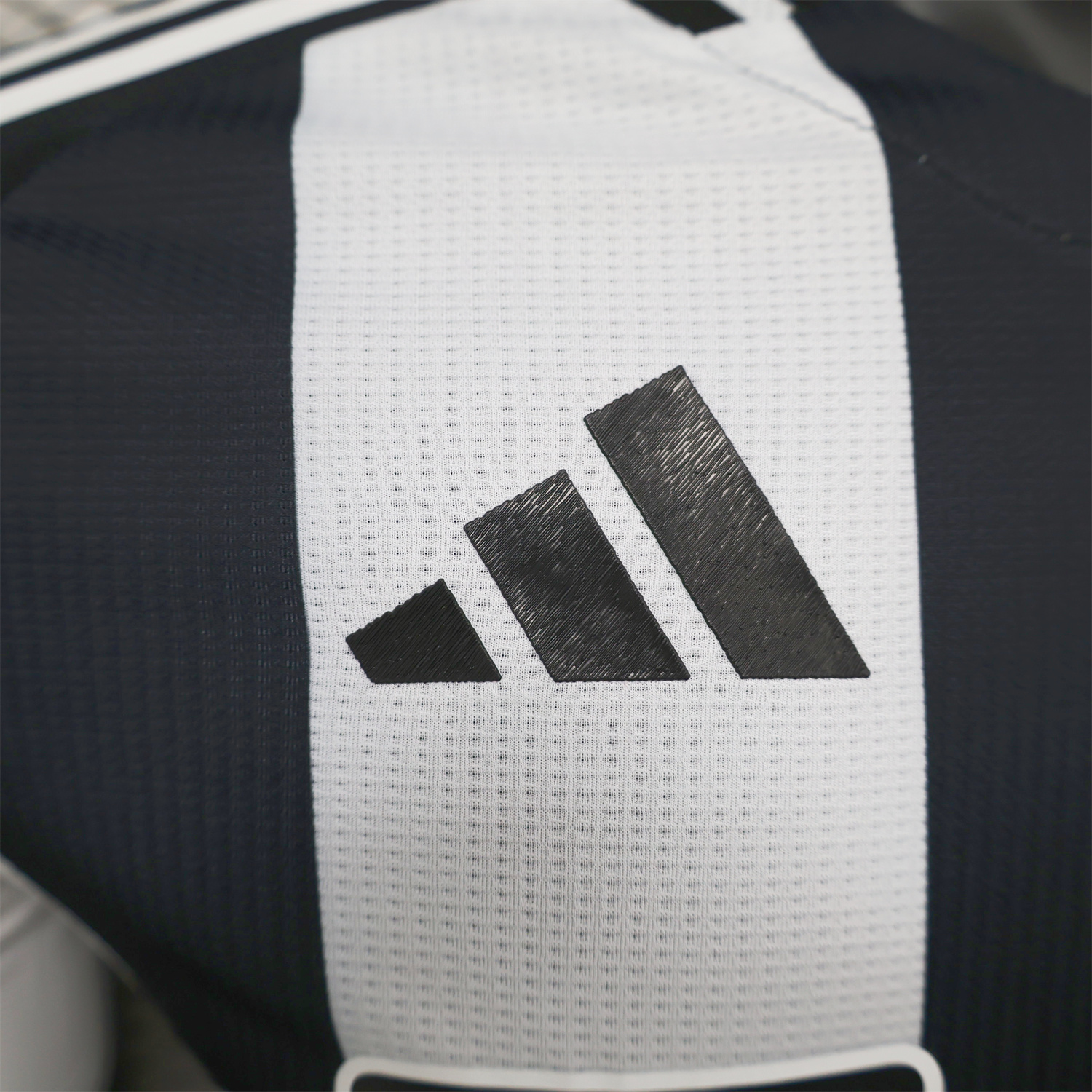 AlphaJersey-Newcastle United 2025 CARABAO CUP FINAL Home Jersey - Player Version