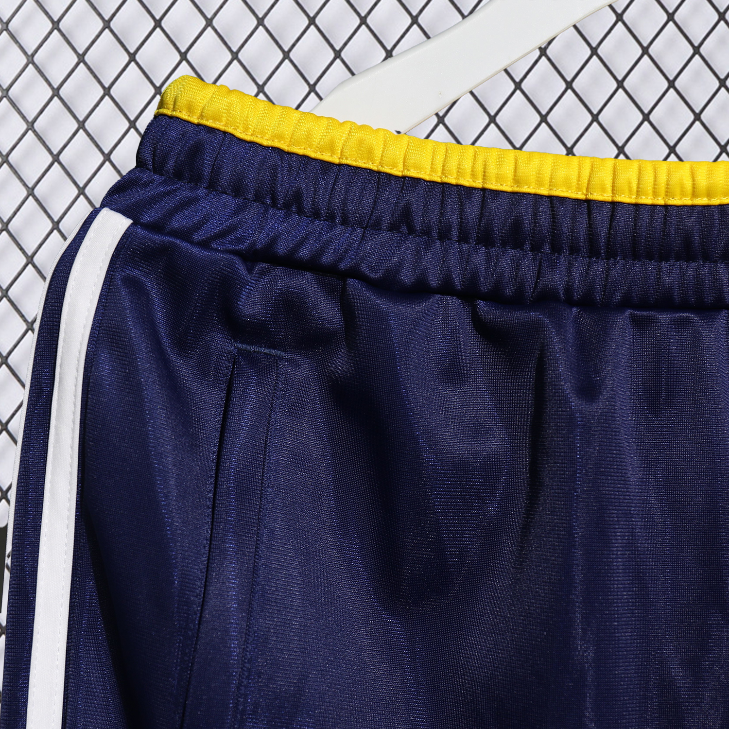 AlphaJersey-Real Madrid 25-26 Pure Color Yellow Lines Training Set - Dark Blue Top and Dark Blue Pants
