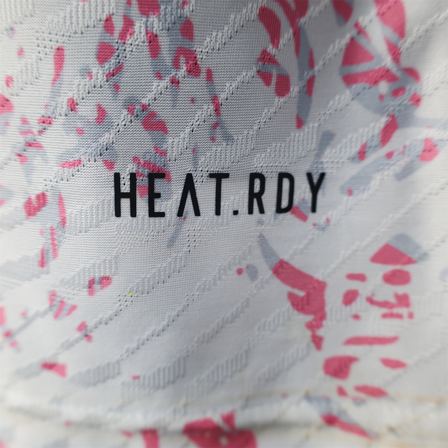 AlphaJersey-Real Madrid 25-26 Pink and White Gradient Chinese and Western Style Dragon Jersey - Player Version