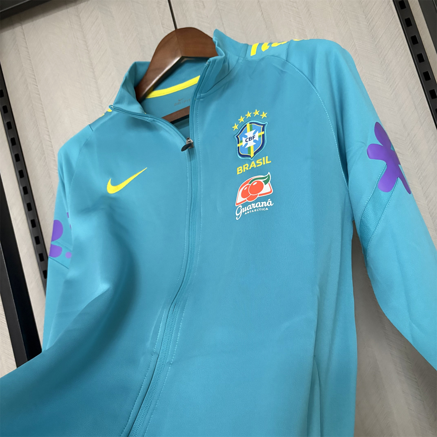 AlphaJersey-Retro Brazil 2022 Pre-Match Cyan Unsponsored Windbreaker