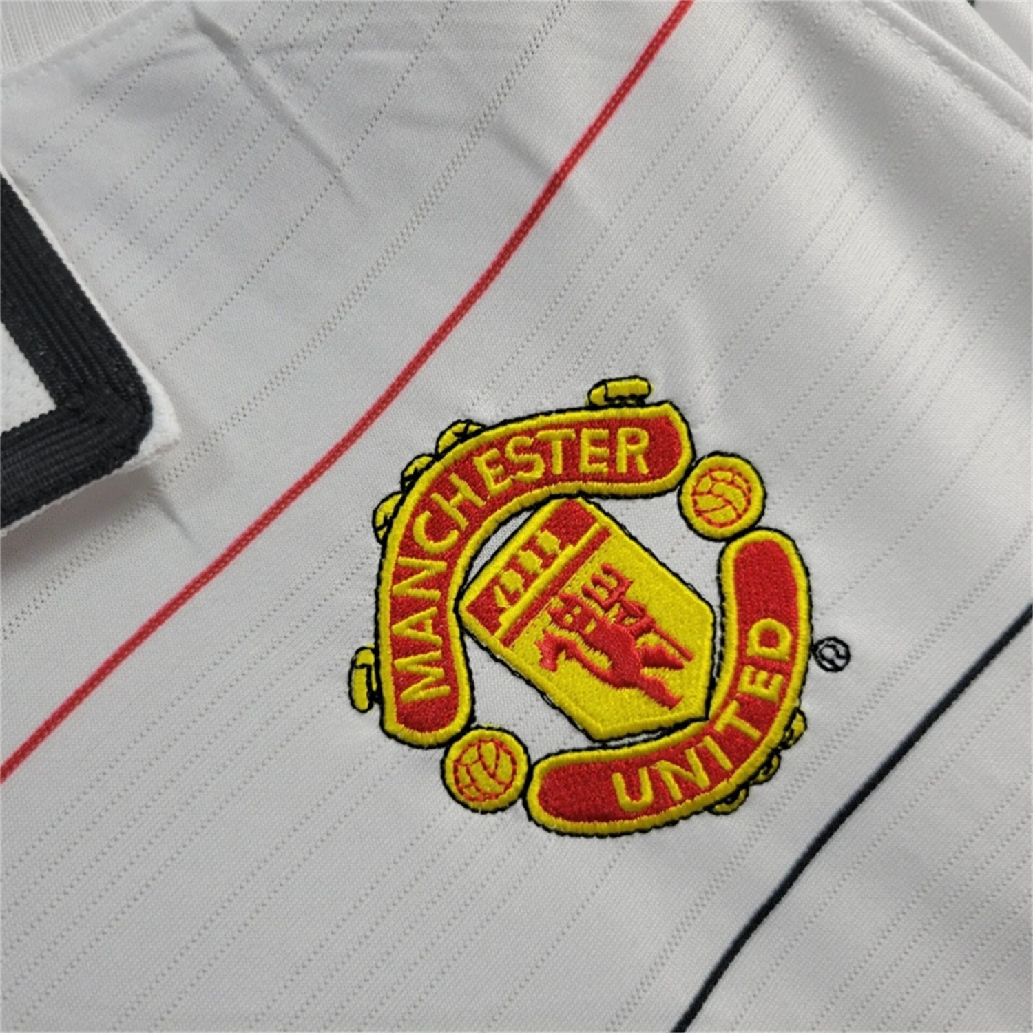 AlphaJersey-Retro Manchester United 04-06 Third Jersey