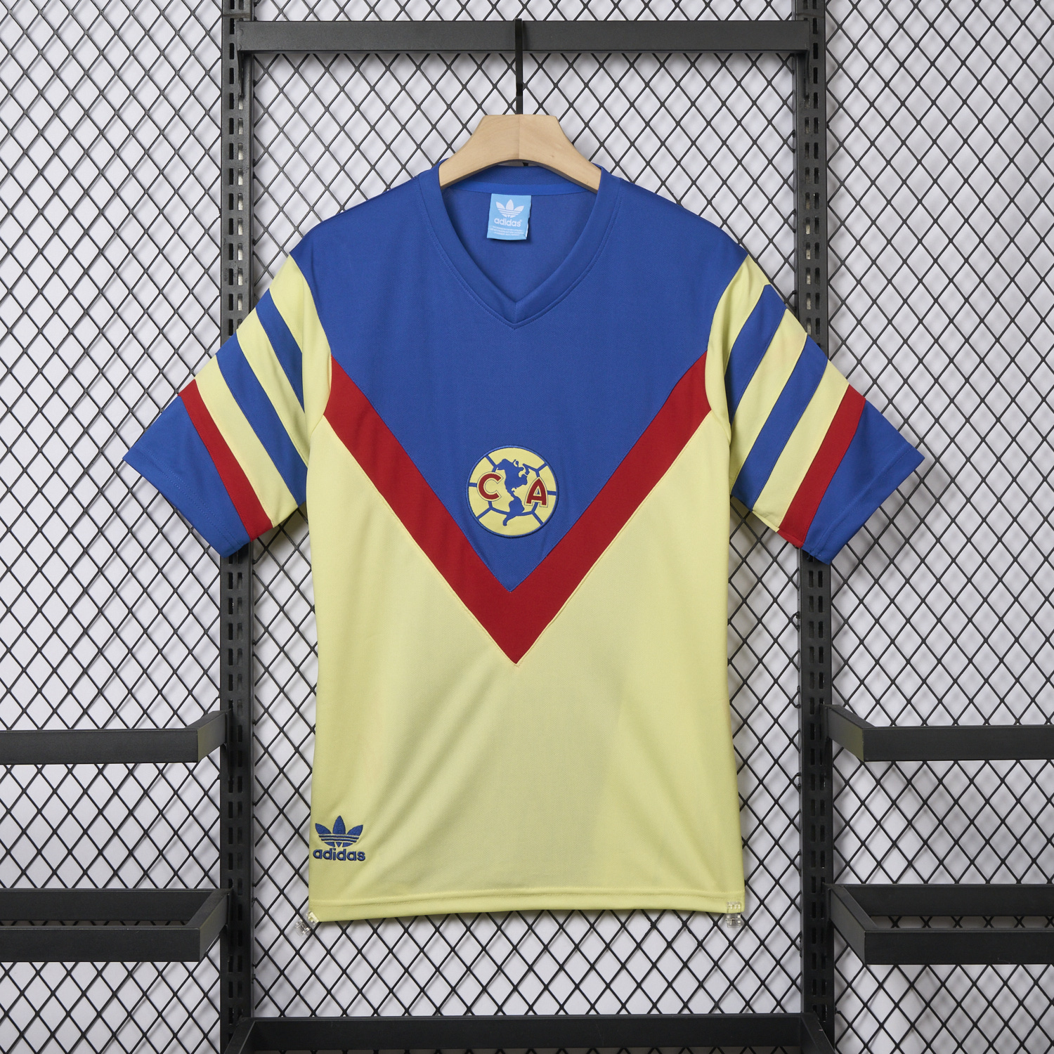 AlphaJersey-Retro Club América 1982-84 Home Jersey