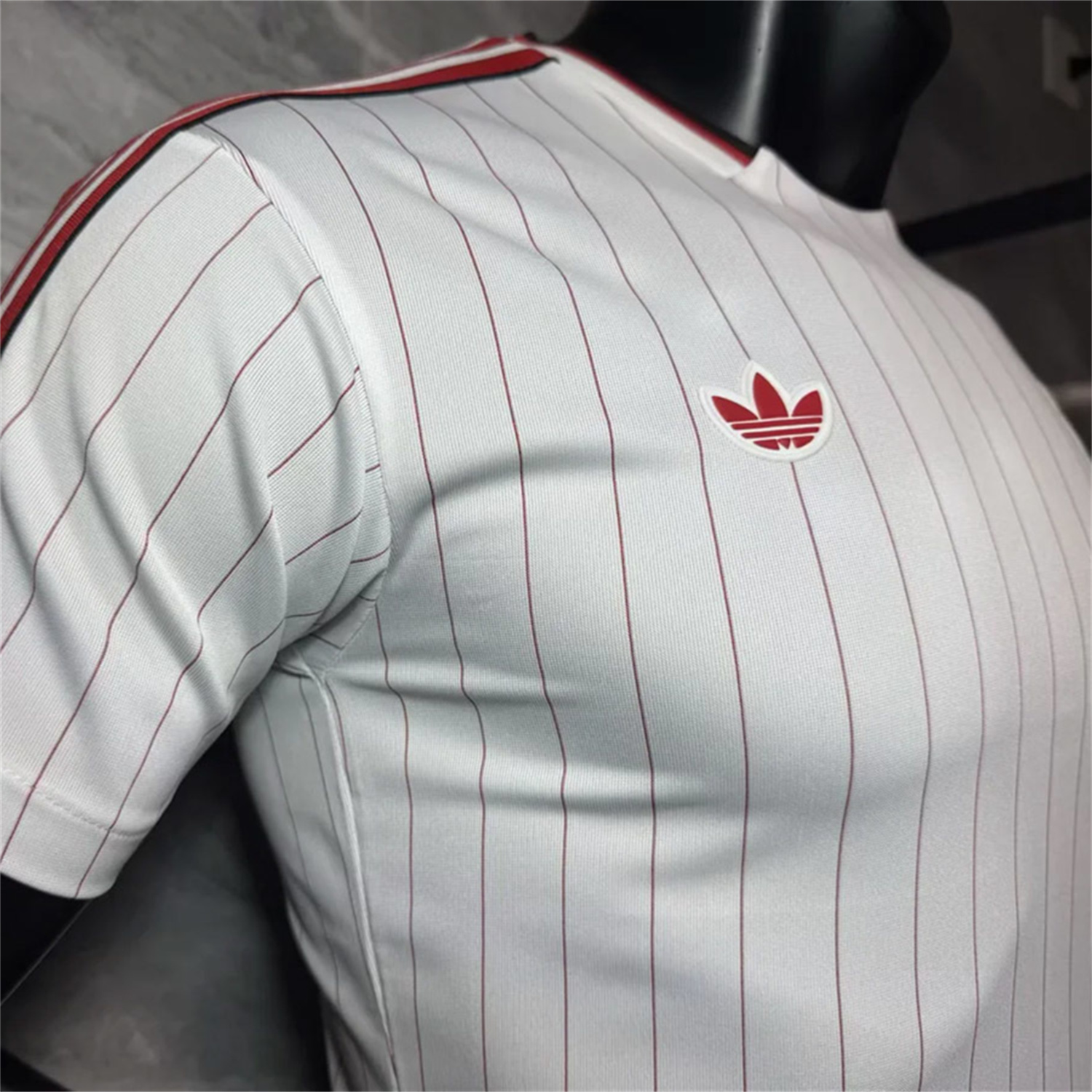 AlphaJersey-Manchester United 25-26 Trefoil Red Lines White Travel Jersey - Player Version