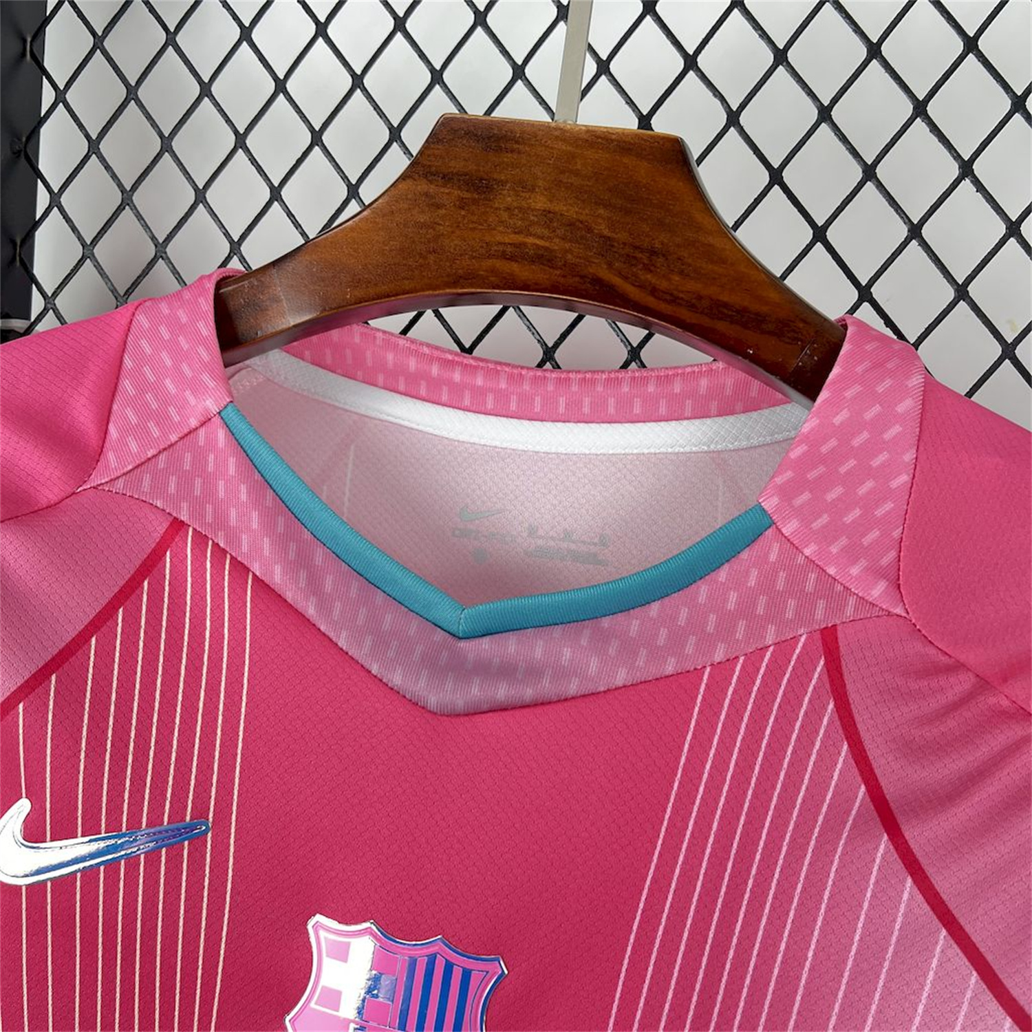 AlphaJersey-Barcelona 25-26 T90 White Lines Pink Gradient Special Jersey - Fans Version