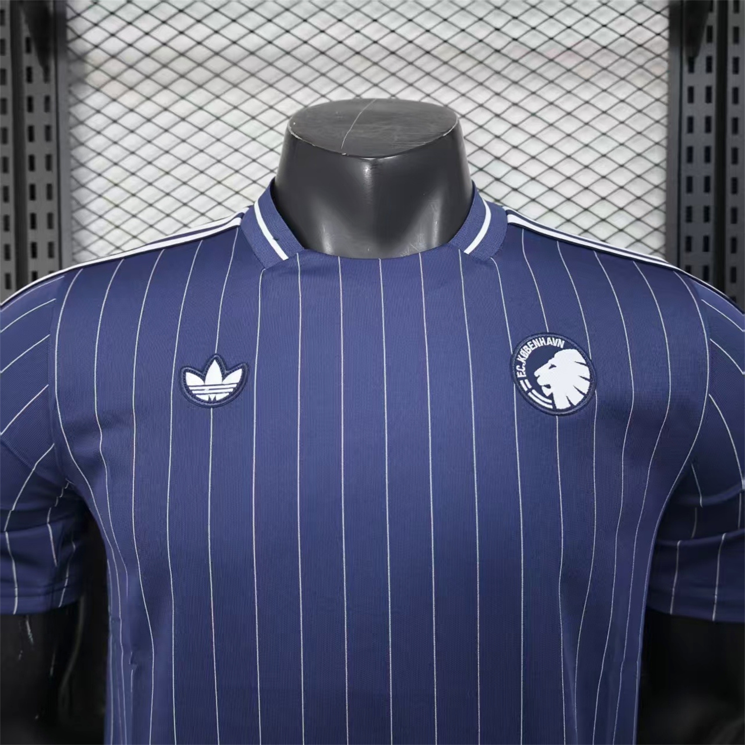 AlphaJersey-Newcastle United 25-26 Icon Range Travel Special Edition Deep Blue Jersey - Player Version