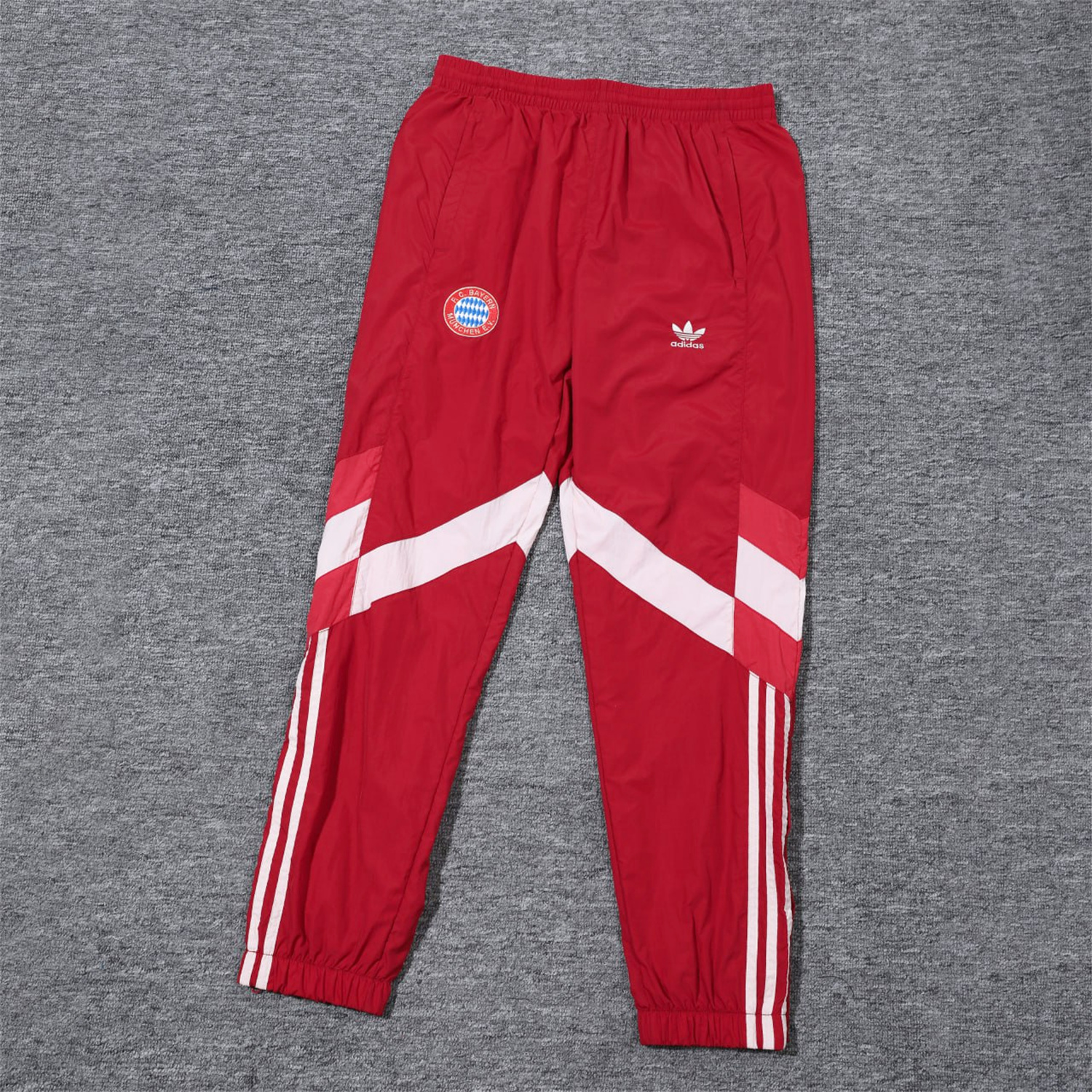 AlphaJersey-Bayern Munich 25-26 Terrace Icon Pants - Red