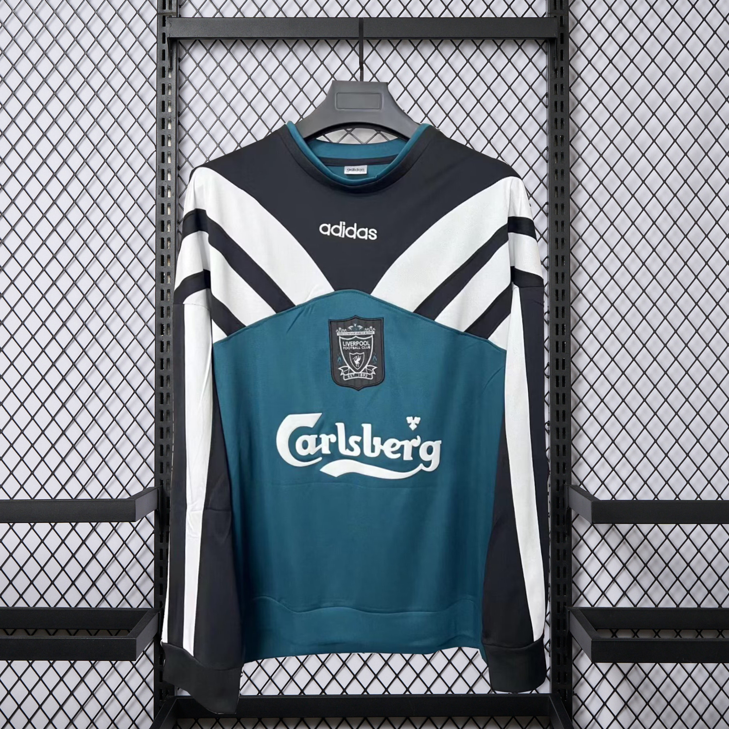 AlphaJersey-Retro Liver.pool 1995-96 Green And Black Training Unisex Pullover Hoodie