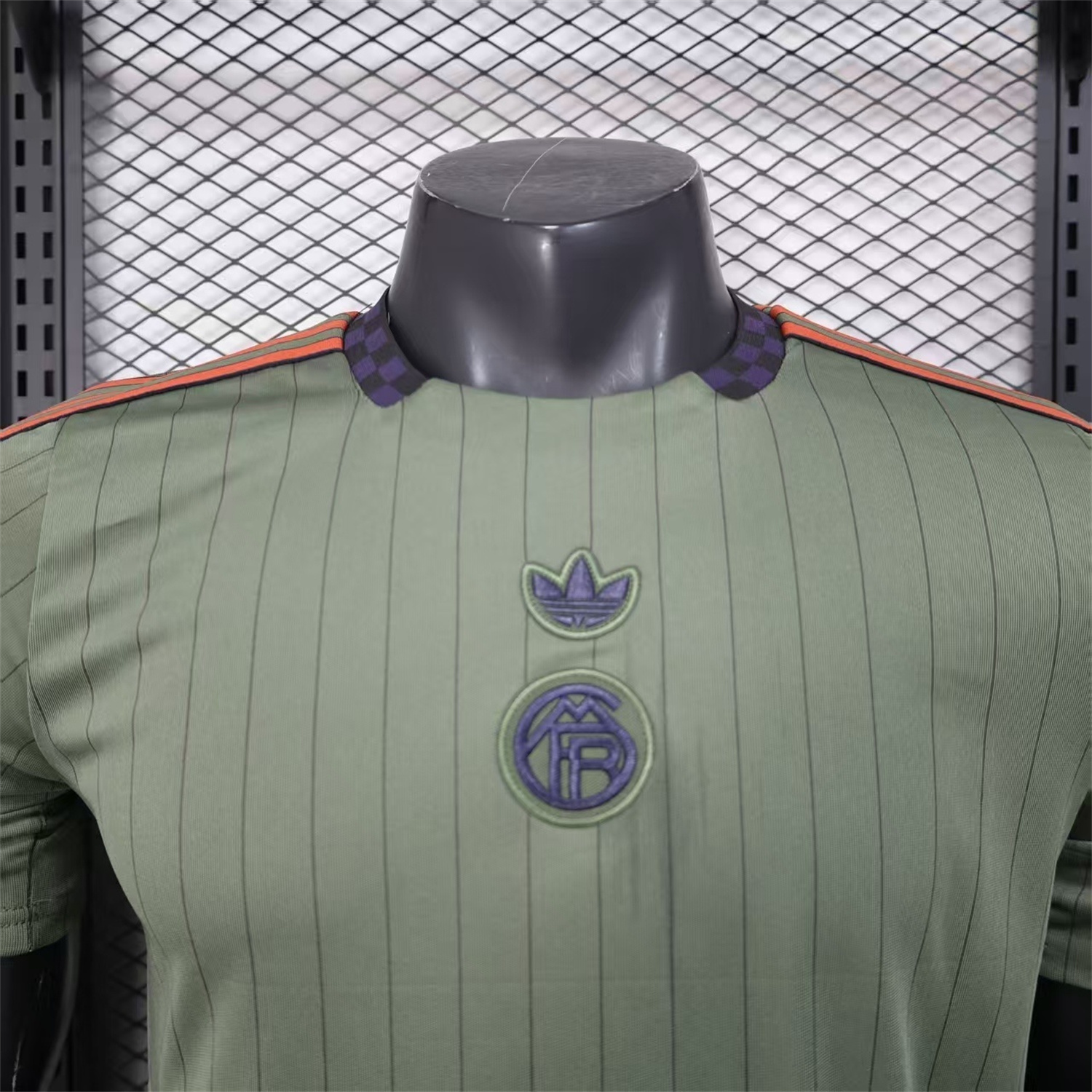 AlphaJersey-Bayern Munich 25-26 Trefoil Grey Green Travel Jersey - Player Version