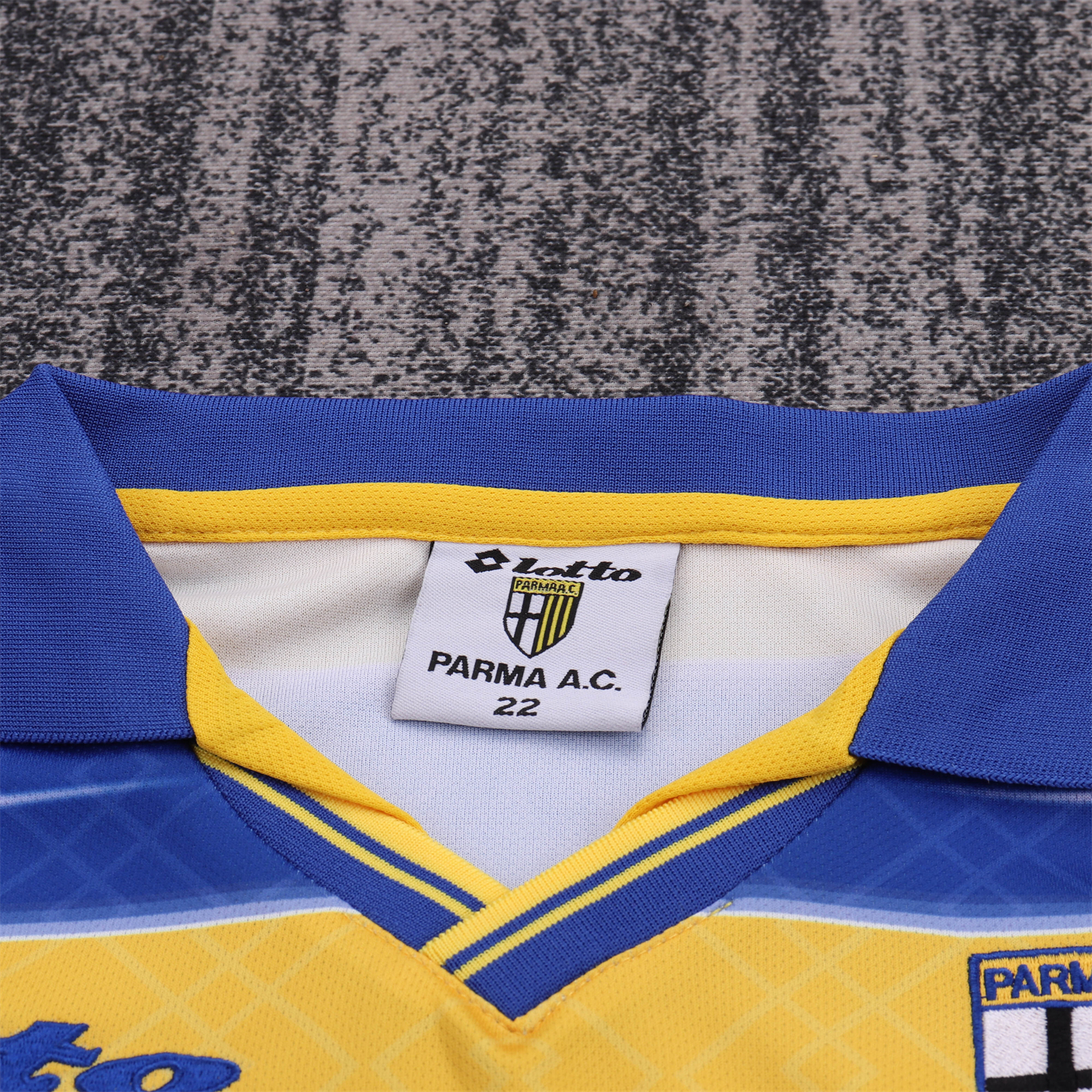 AlphaJersey-Retro Parma 1998-99 Home Kids Kit