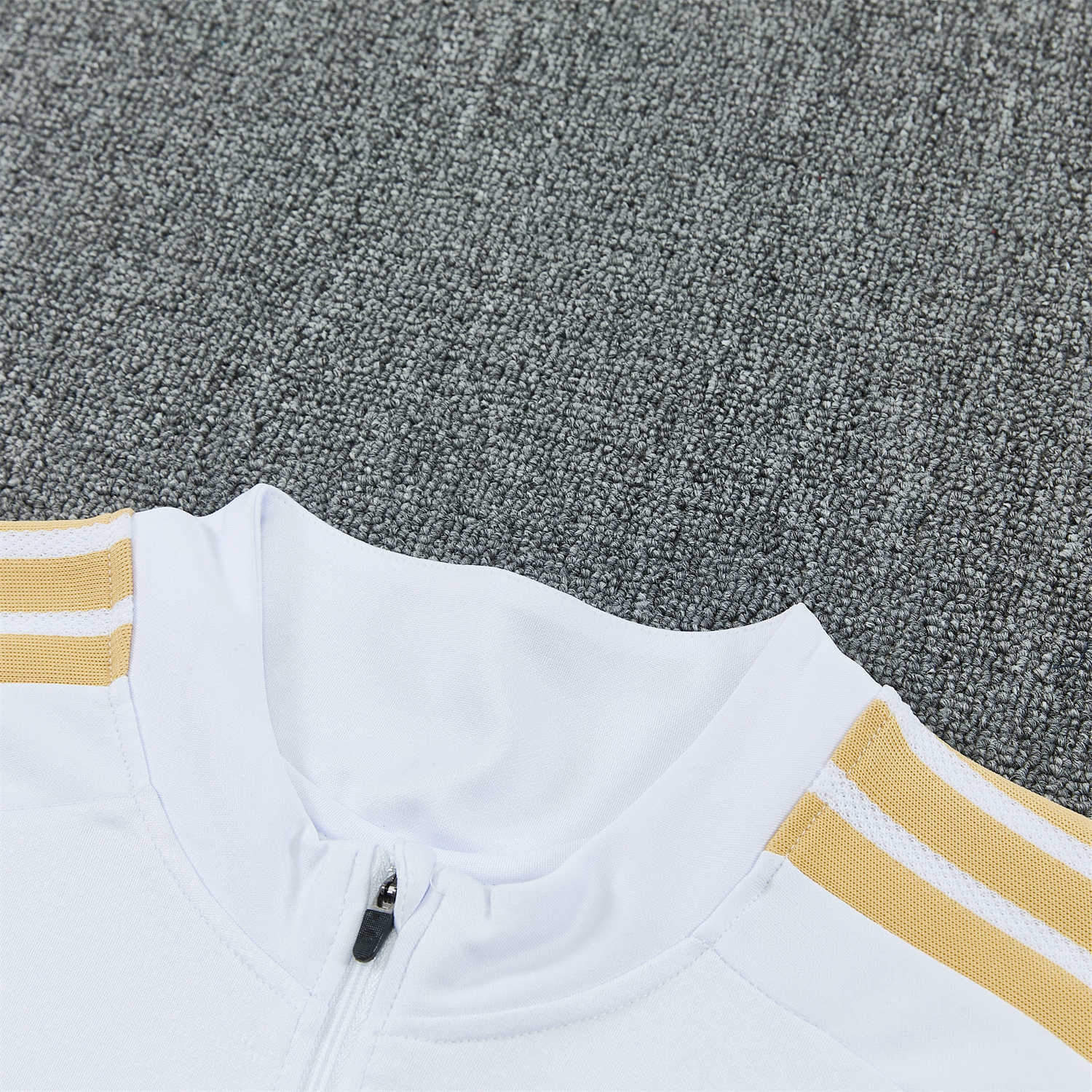 AlphaJersey-Italy 2026 Long Sleeve Training Set - White Top & Green Pants