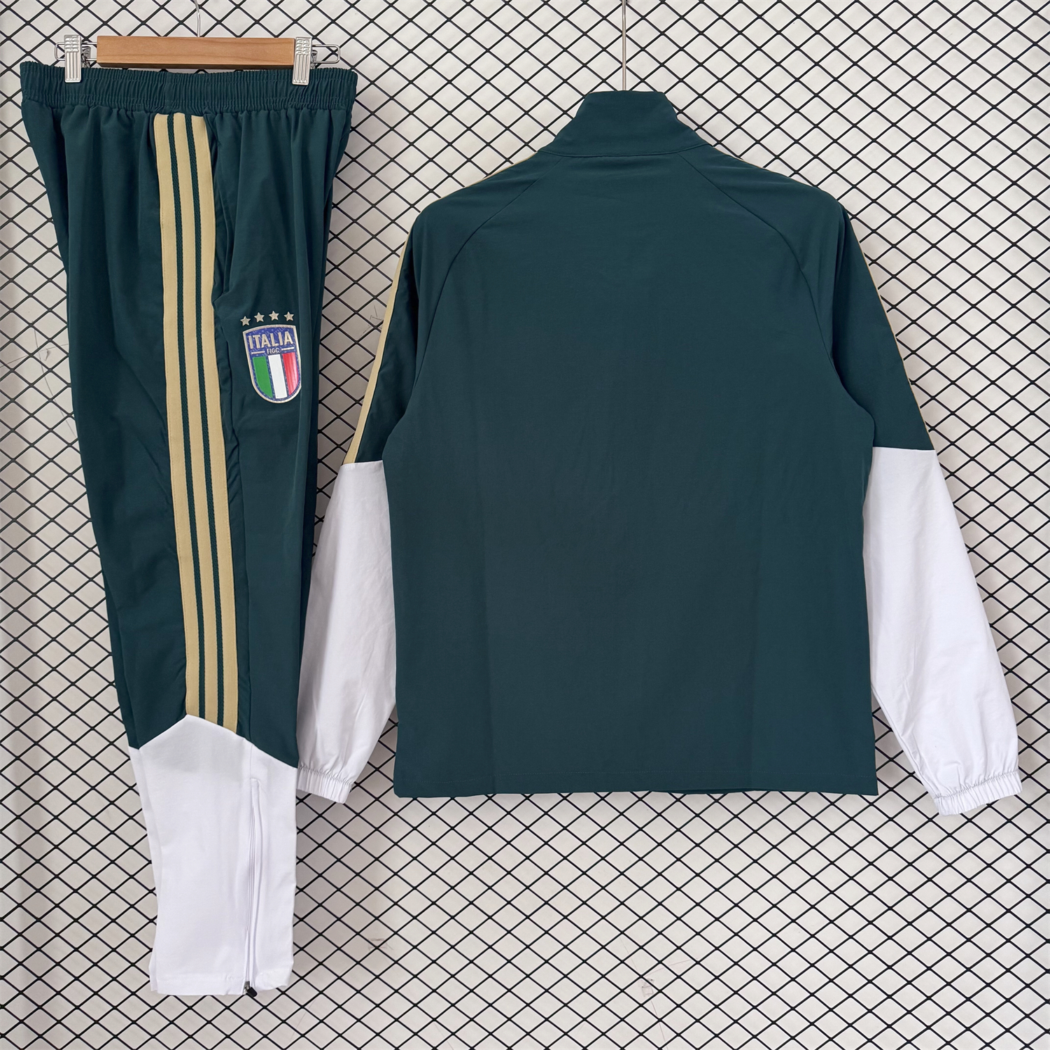 AlphaJersey-Italy 2026 Windbreaker Training Set - Green Top and Pants