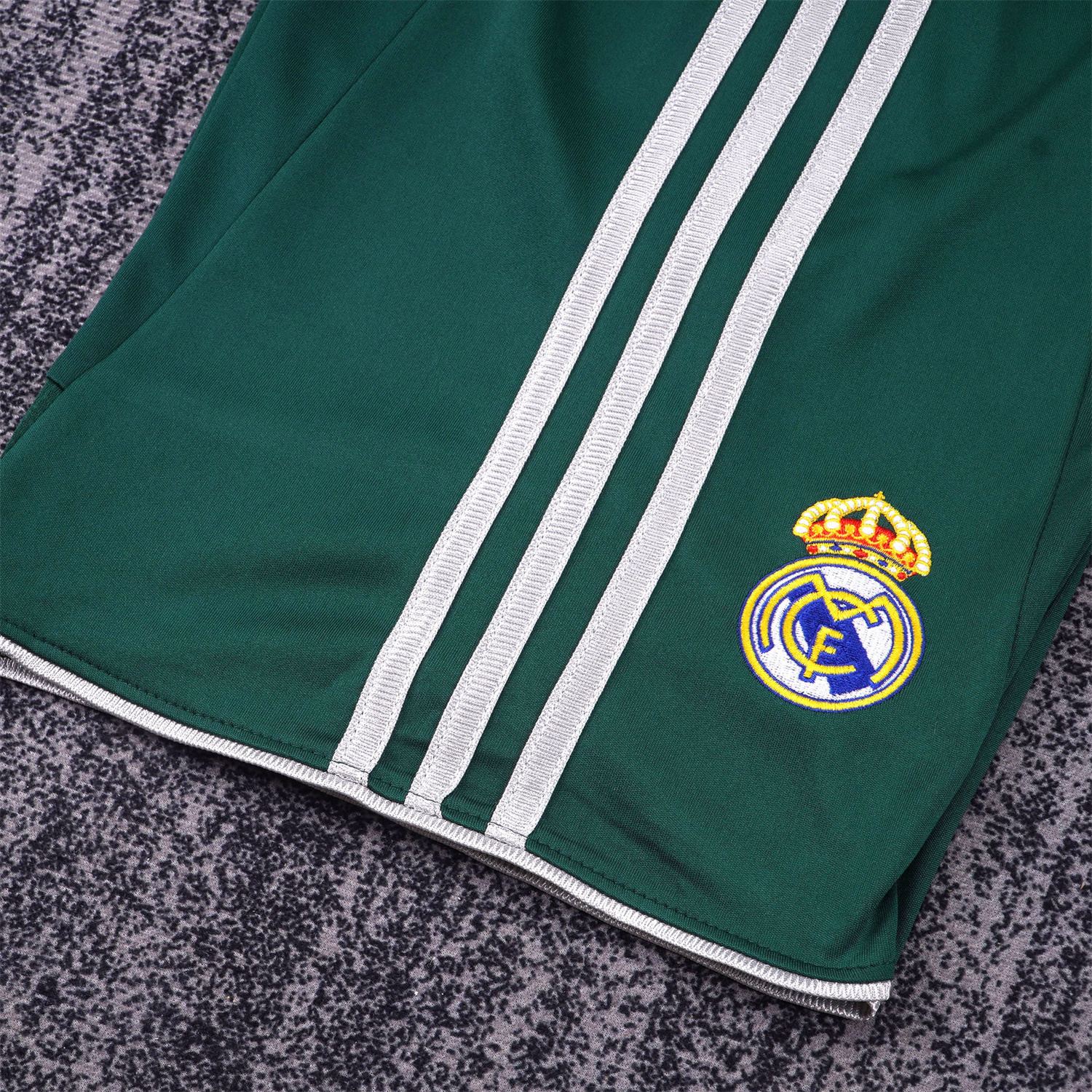 AlphaJersey-Retro Real Madrid 2012-13 Third Kids Kit