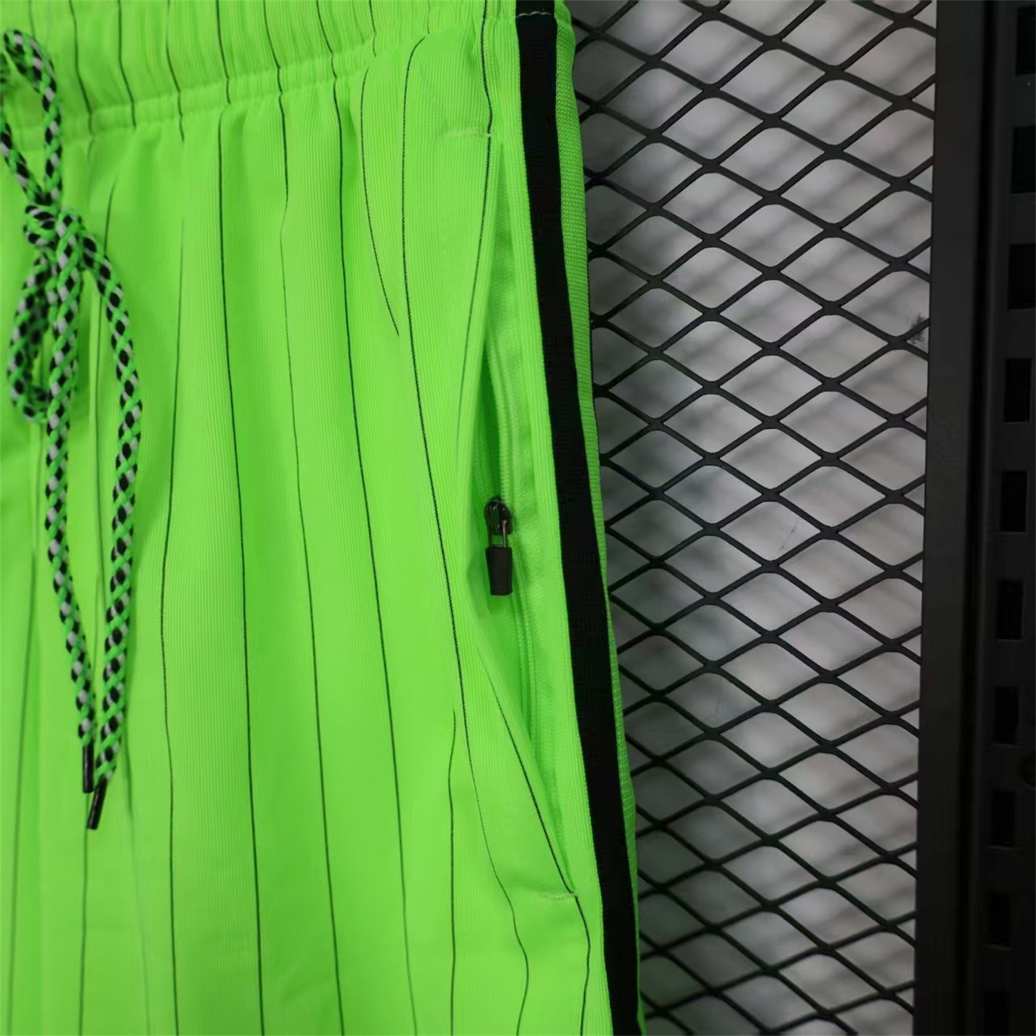 AlphaJersey-Celtic 25-26 Trefoil Green Travel Shorts - Player Version