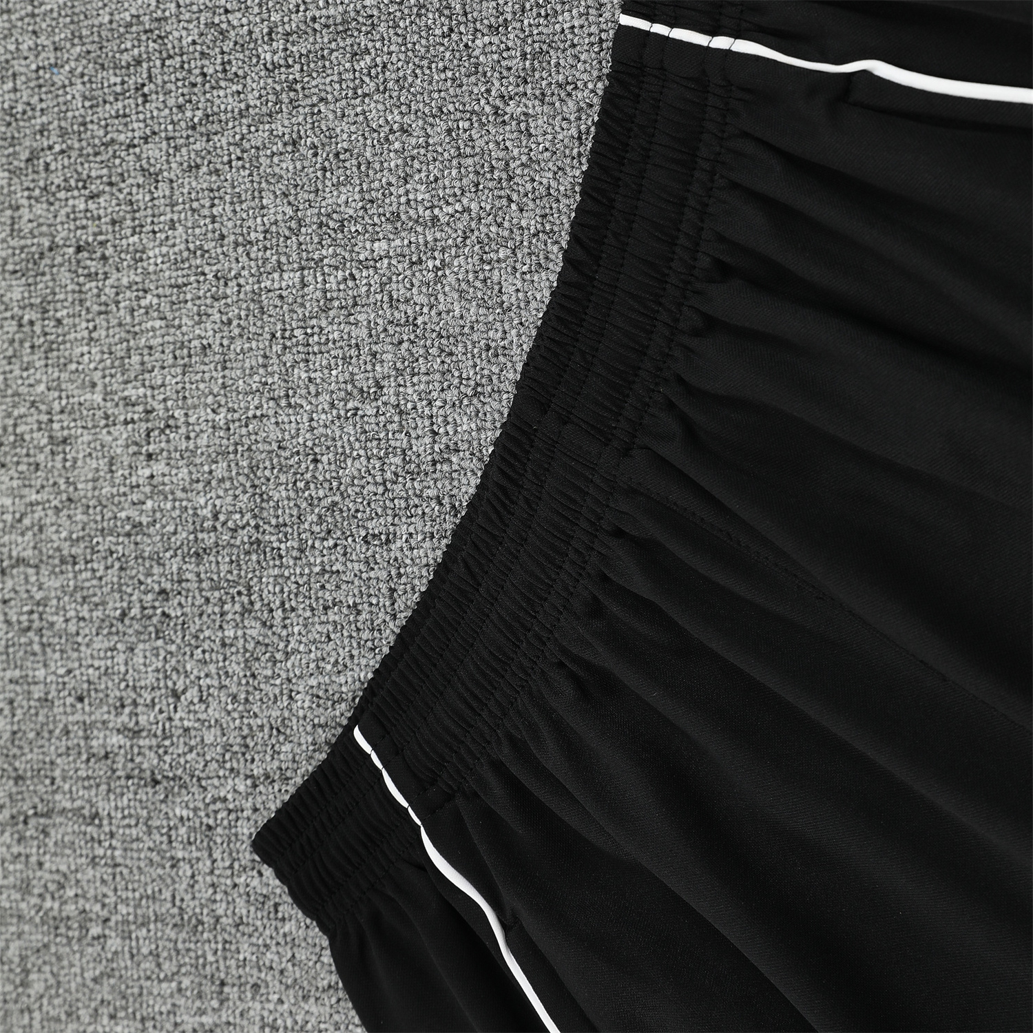 AlphaJersey-Real Madrid 25-26 Vest Training Set - Pink Arrow Pattern Vest & Black Shorts