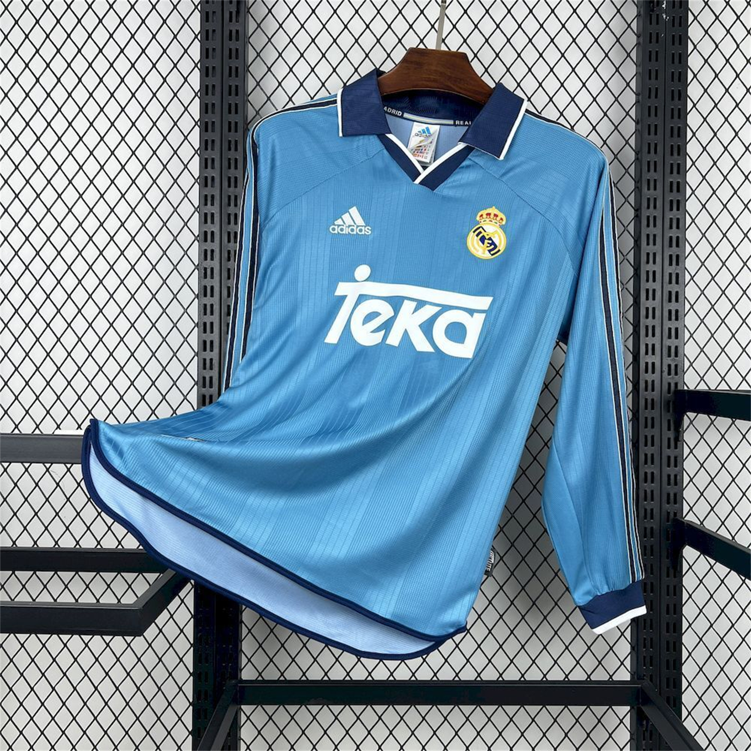 AlphaJersey-Retro Real Madrid 1999-00 Third Long Sleeves Jersey