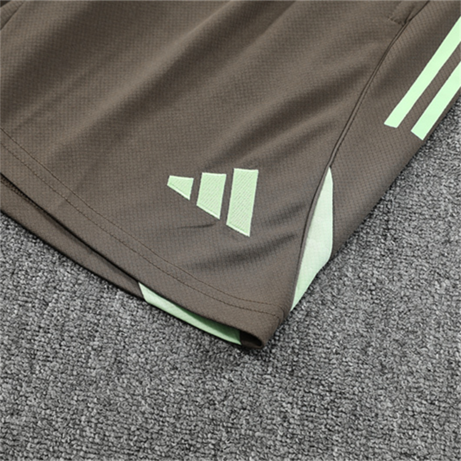 AlphaJersey-Real Madrid 25-26 Kids Short-Sleeve Training Set - Dark Khaki Top and Shorts