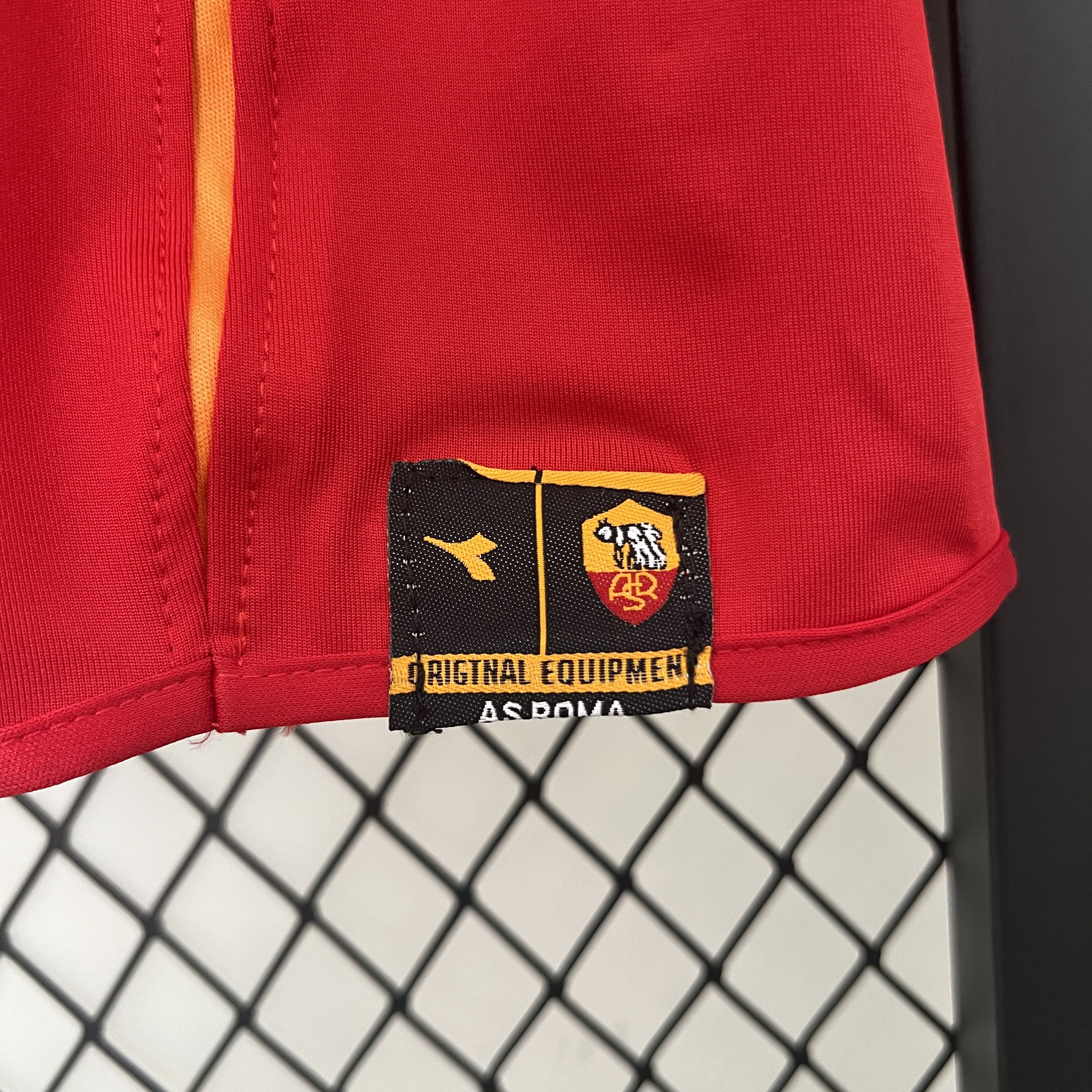 AlphaJersey-Retro Roma 2004-05 Home Jersey