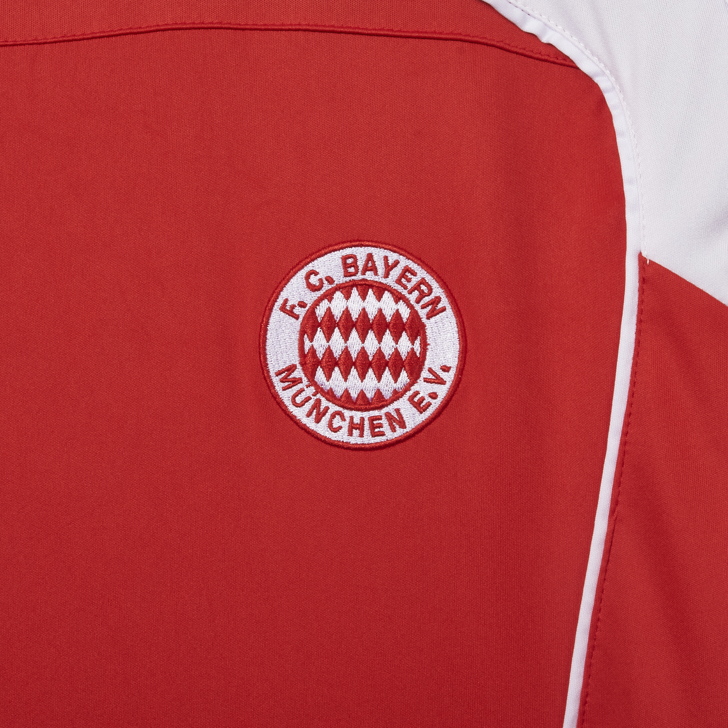 AlphaJersey-Bayern Munich 25-26 Red Urban Purist T-Shirt - Fans Version