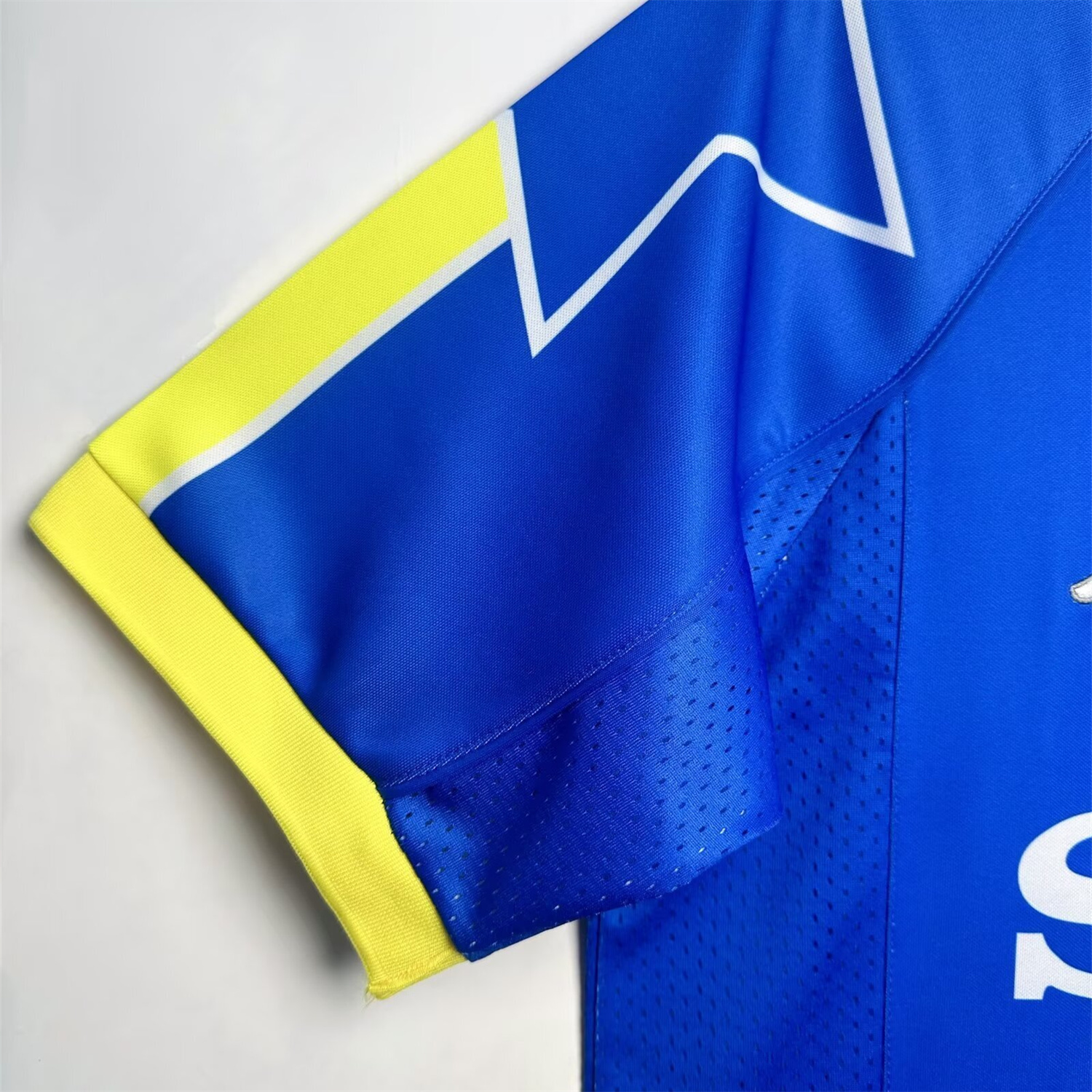AlphaJersey-Retro Juventus 1997-99 Third Jersey