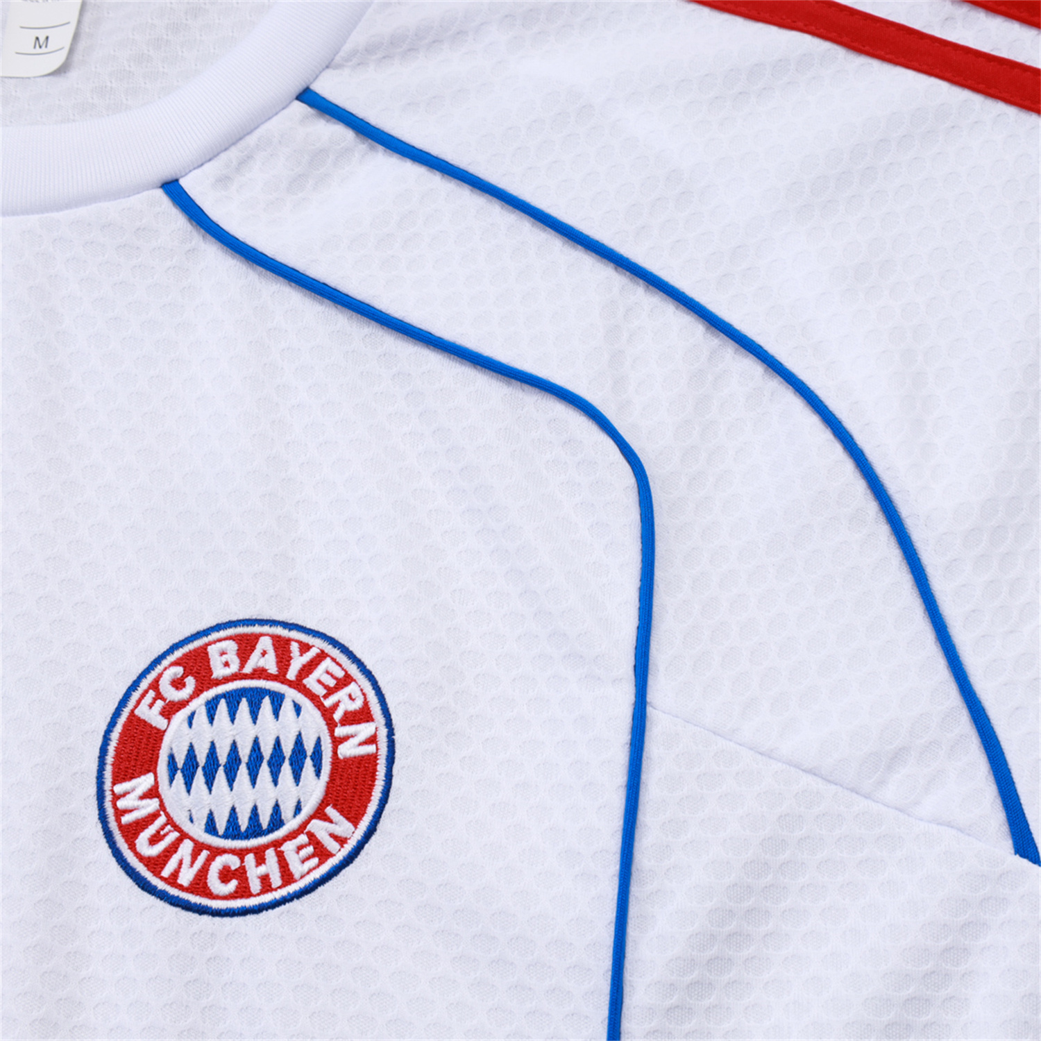 AlphaJersey-Bayern Munich 25-26 Short-Sleeve Training Set - White Throwback Top & Grey Shorts