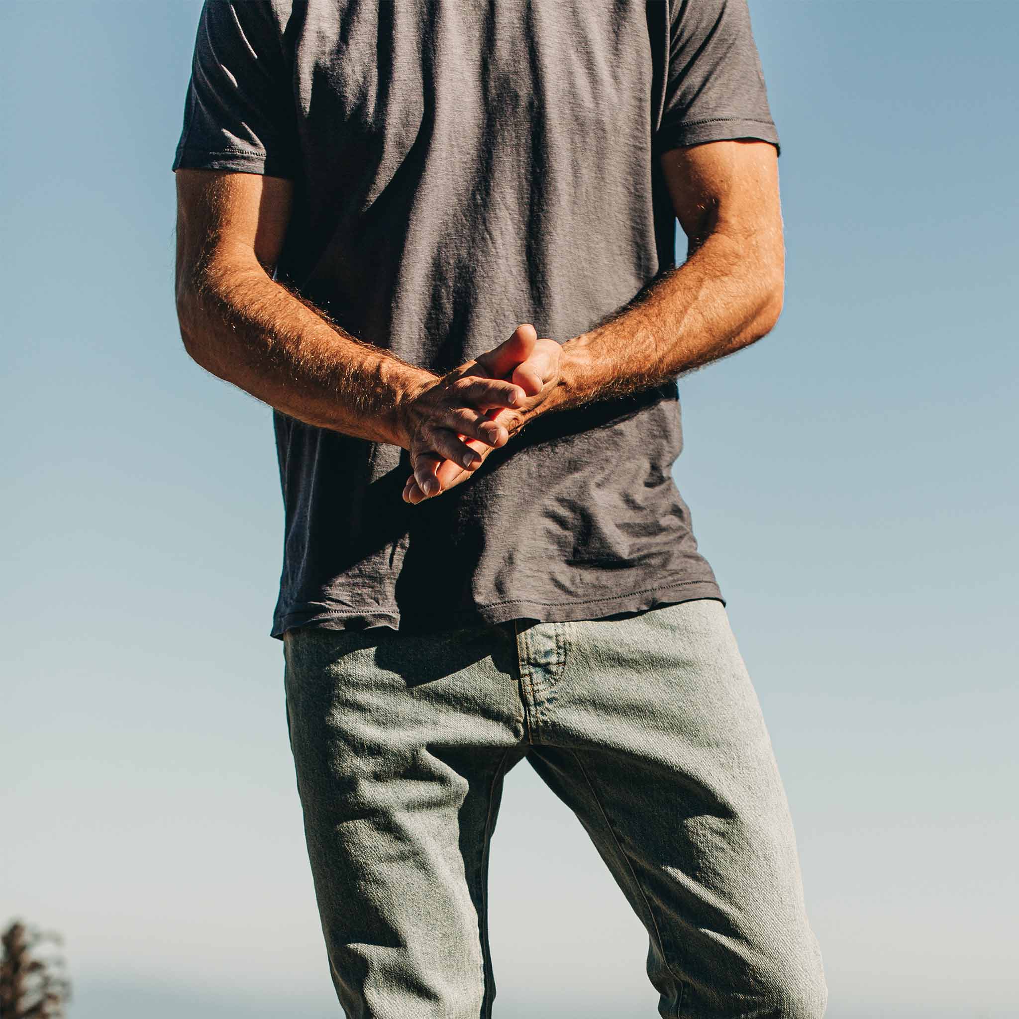 The Cotton Hemp Tee in Navy | Modern Menswear by yycbvcnbmmnbm
