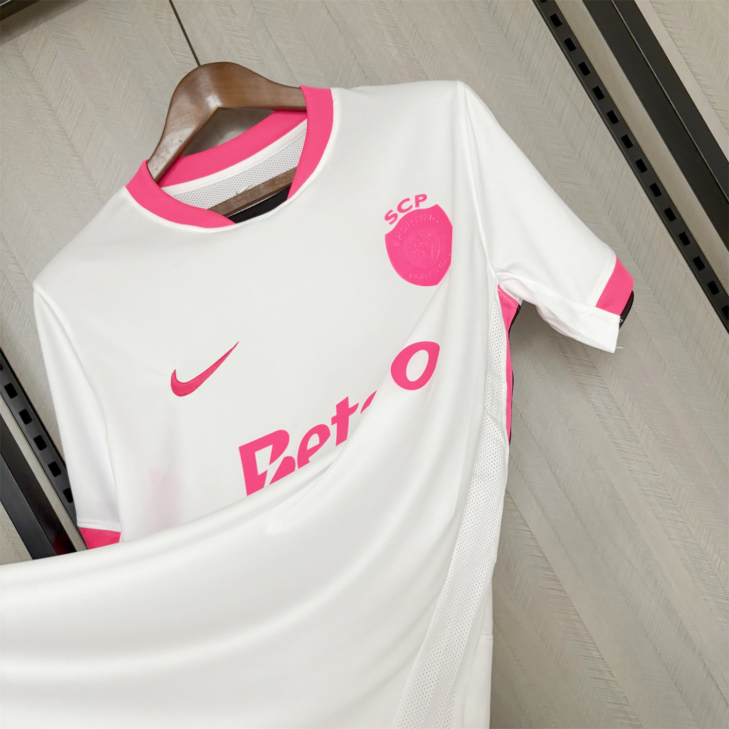 AlphaJersey-Sporting CP 25-26 Pink And White Special Jersey - Fans Version
