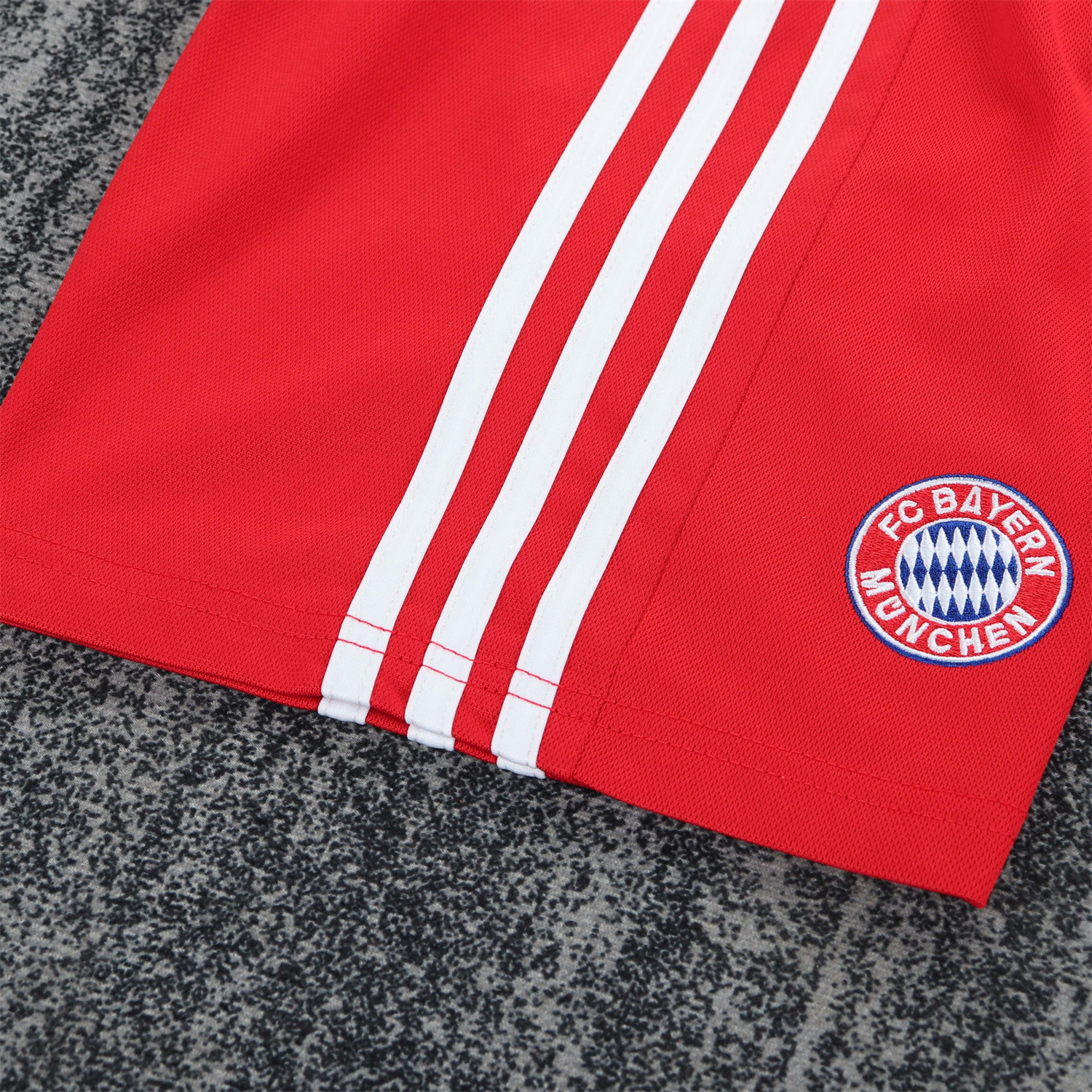 AlphaJersey-Retro Bayern Munich 2001-02 Home Kids Kit