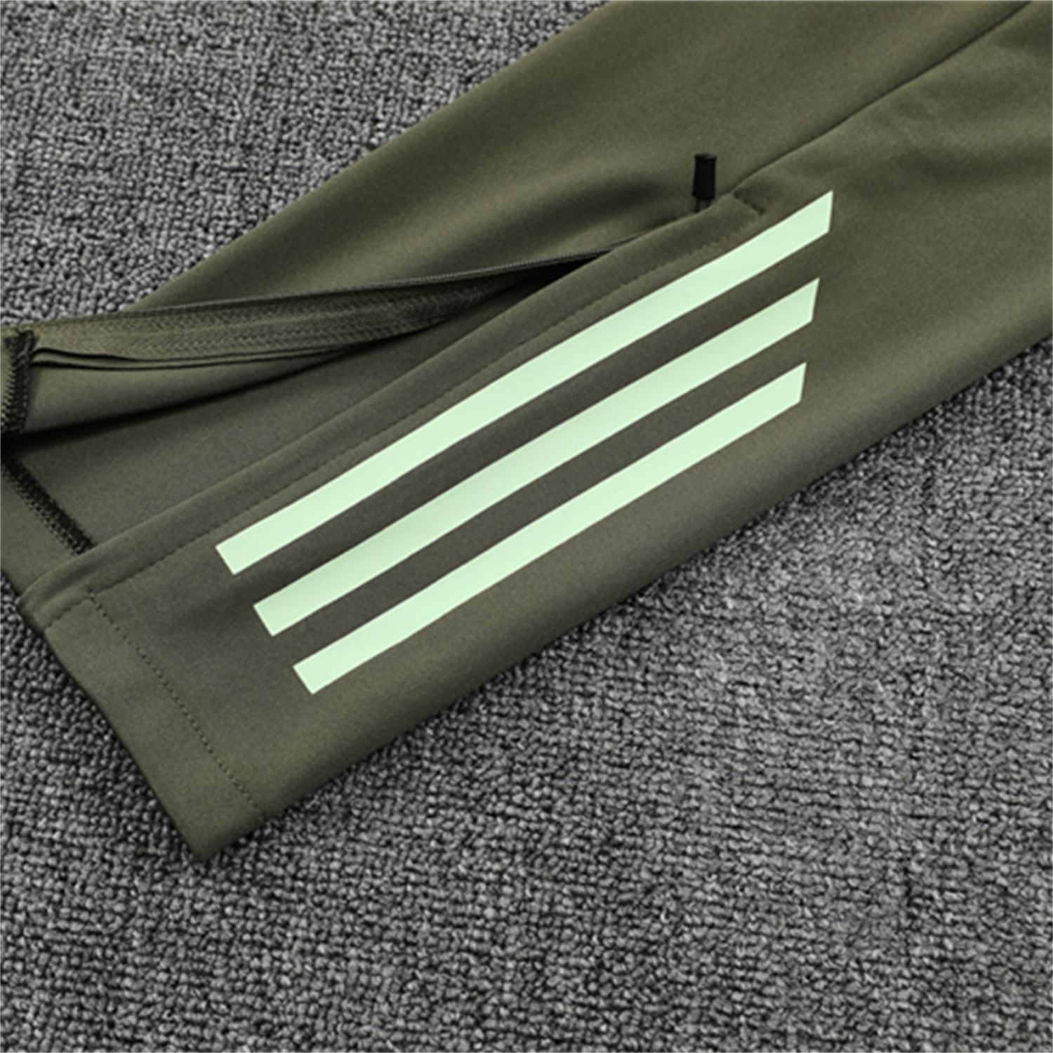 AlphaJersey-Real Madrid 25-26 Long Sleeve Training Set - Light Green Top & Army Green Pants