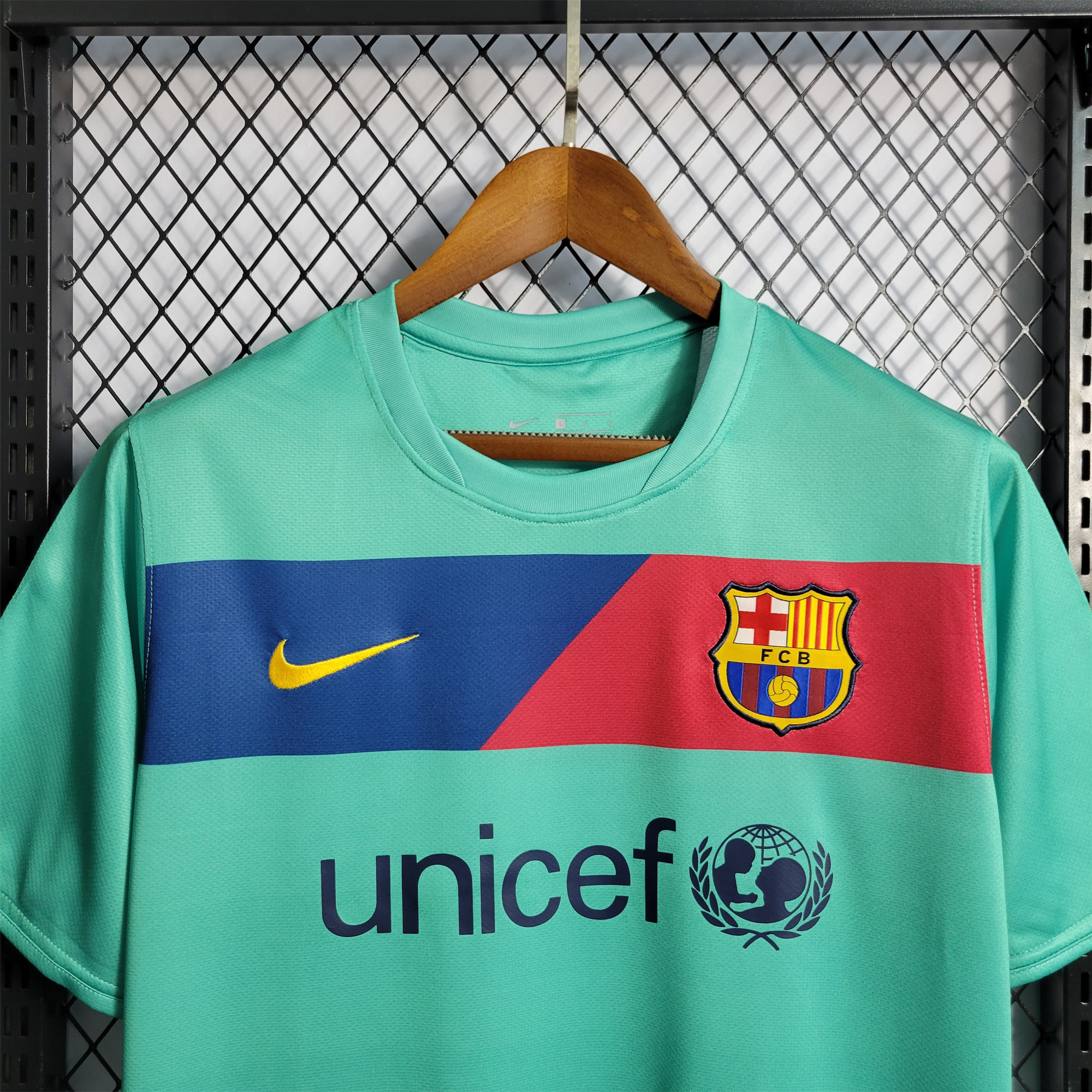 AlphaJersey-Retro Barcelona 10-11 Away Stadium Jersey