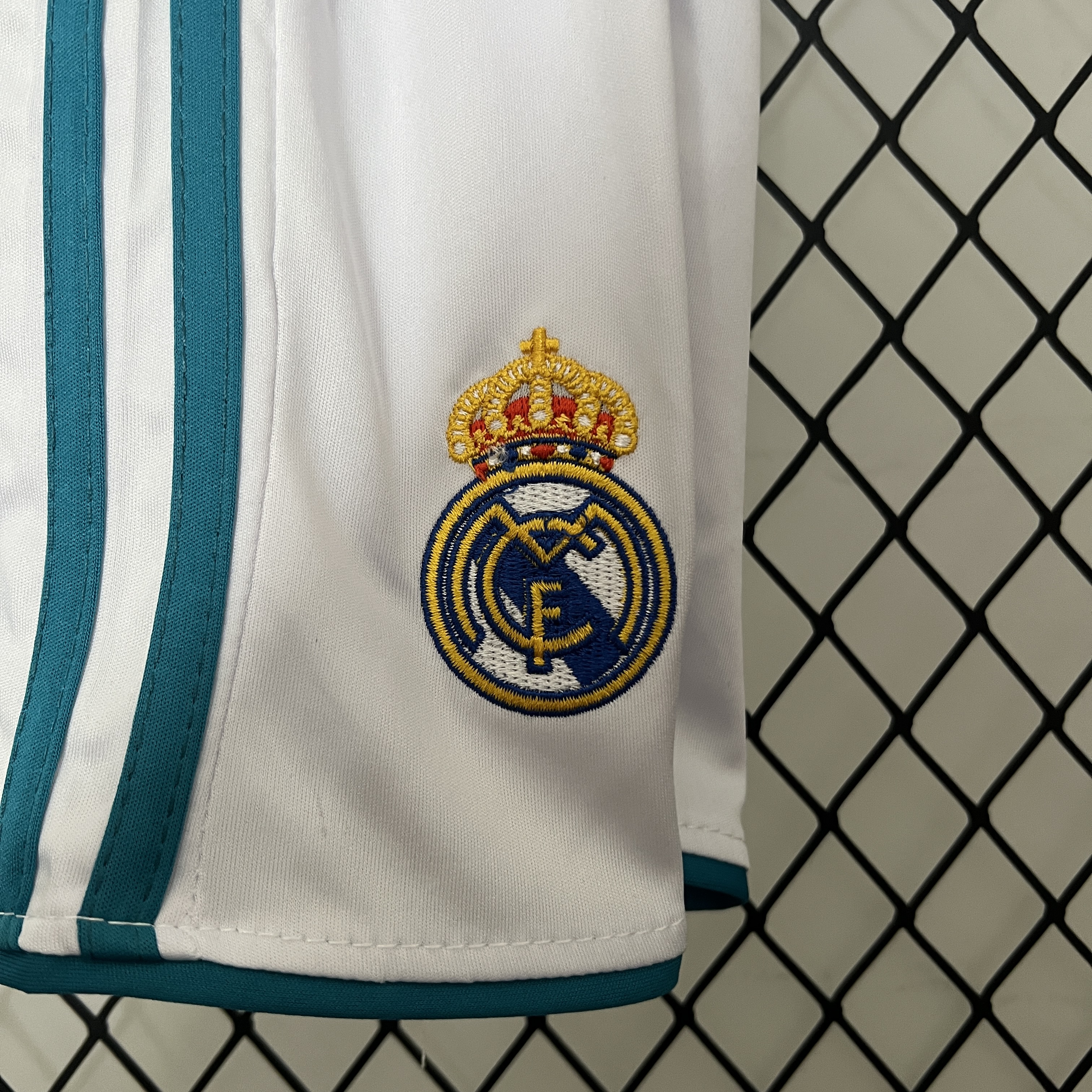 AlphaJersey-Retro Real Madrid 17-18 Home Stadium Kids Kit