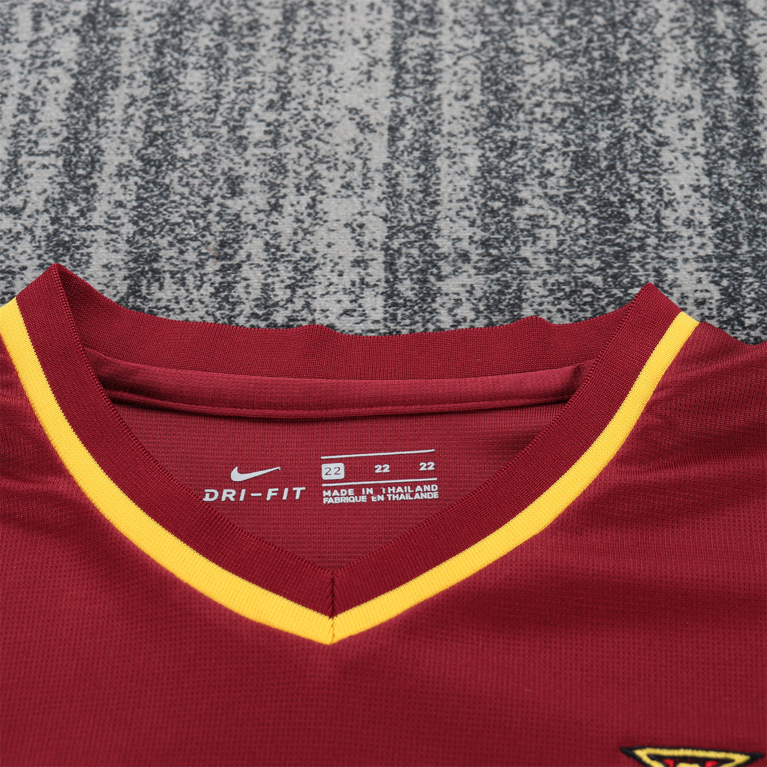 AlphaJersey-Retro Portugal 2000 Home Kids Kit