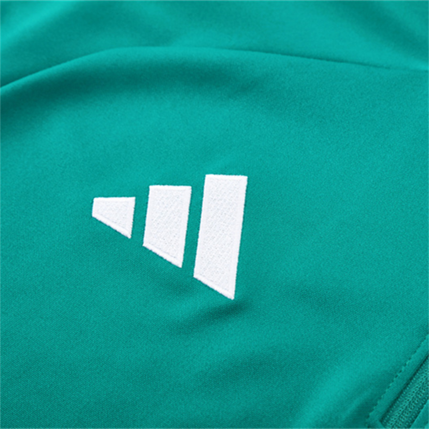 AlphaJersey-Liver.pool 25-26 Long Sleeve Training Set - Green Top & Black Pants