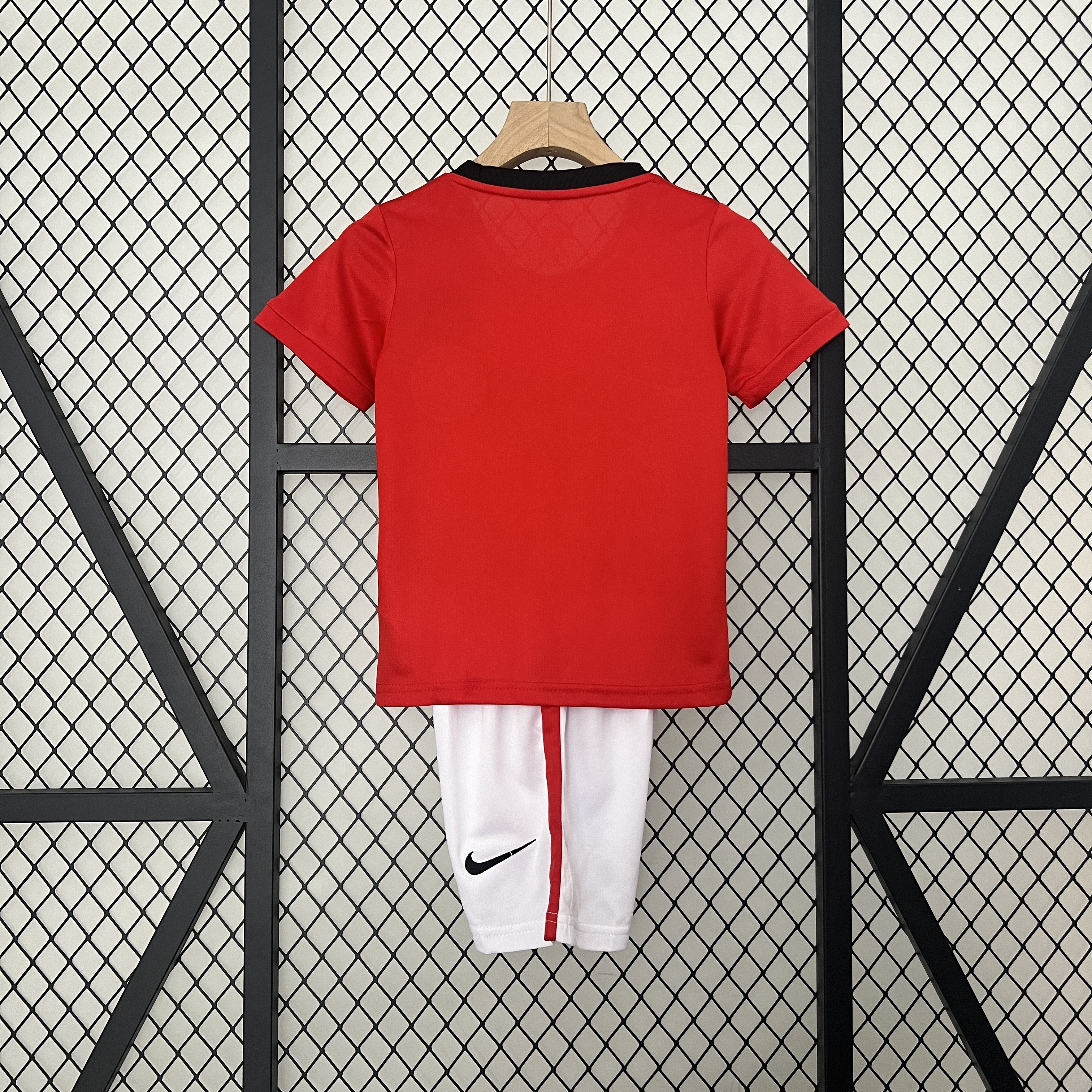 AlphaJersey-Retro Manchester United 2009-10 Home Stadium Kids Kit