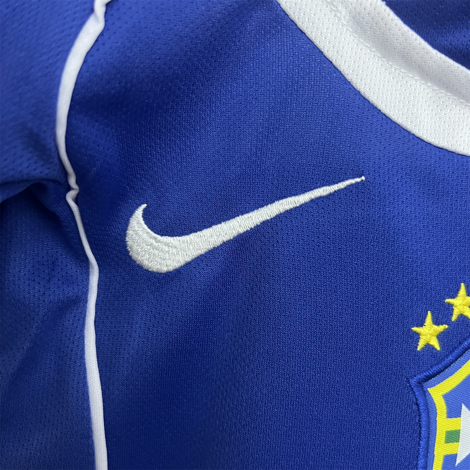 AlphaJersey-Retro Brazil 2004 Away Kids Kit