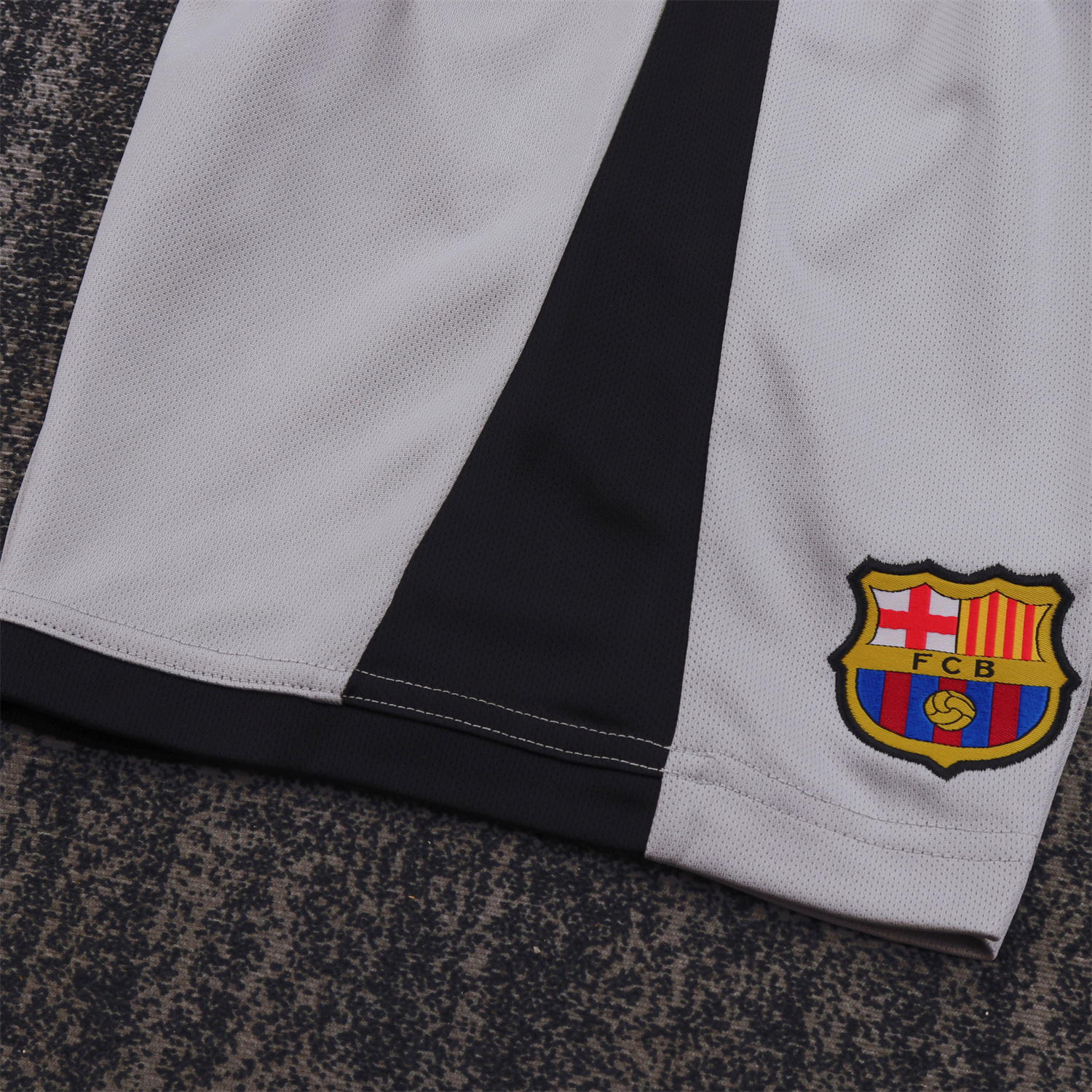 AlphaJersey-Retro Barcelona 2003-04 Away Kids Kit