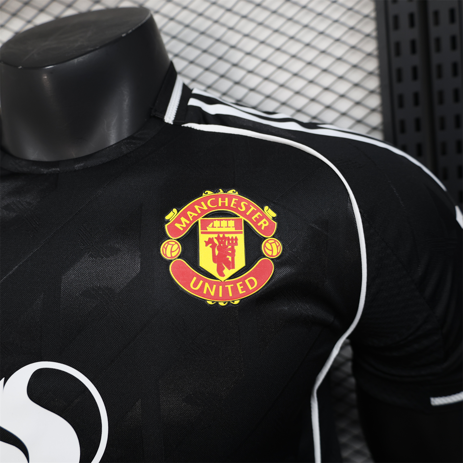 AlphaJersey-Manchester United 25-26 Black Training Jersey - Player Version