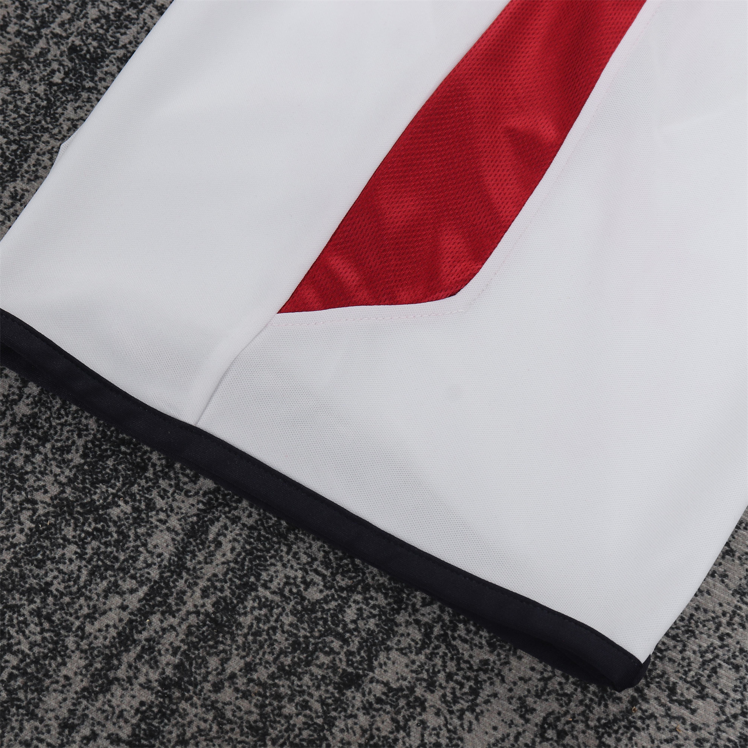 AlphaJersey-Retro England 2004 Home Kids Kit