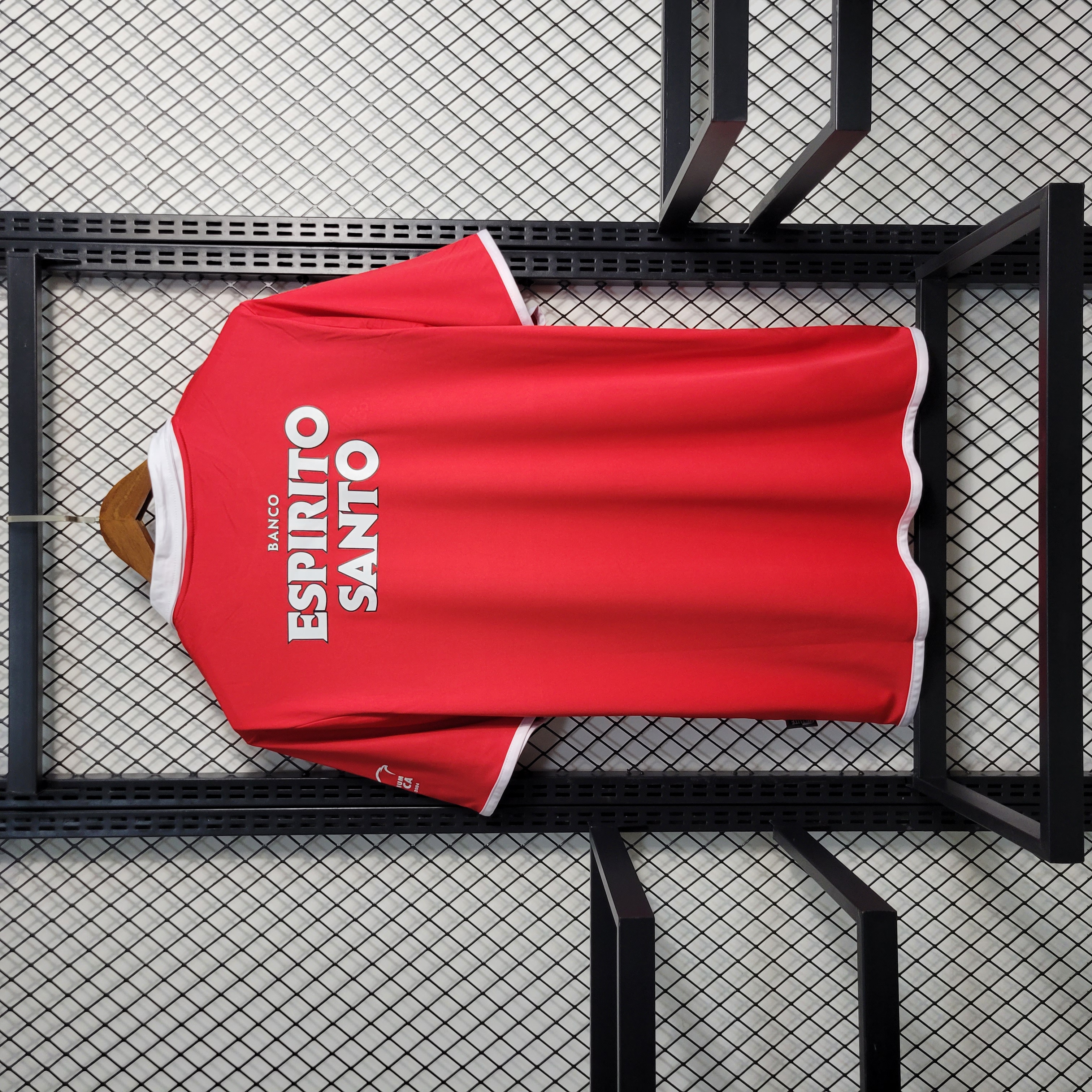 AlphaJersey-Retro Benfica 2004-05 Home Stadium Jersey