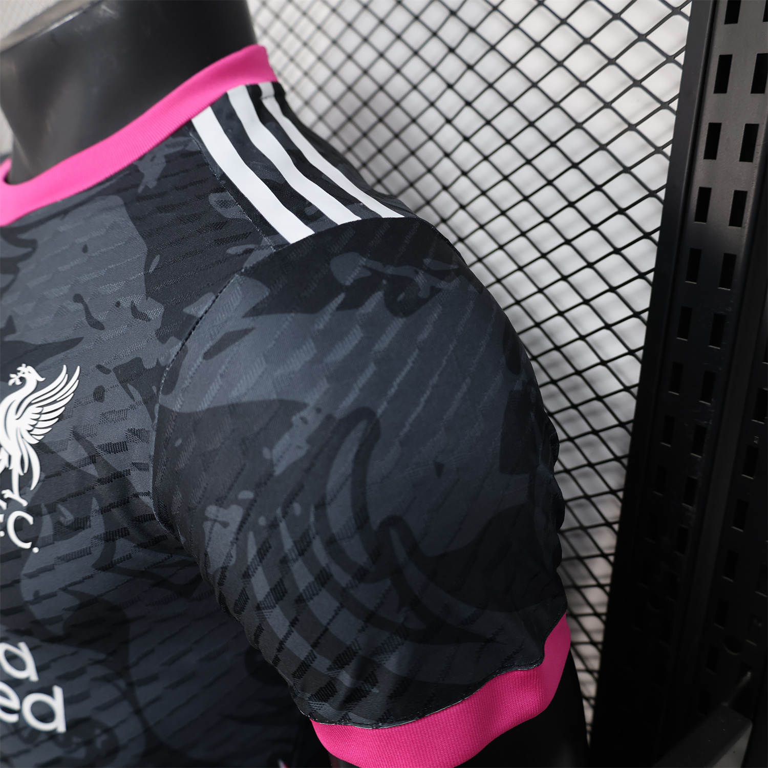 AlphaJersey-Liver.pool 25-26 Red White Liver.pool Bird Black Special Jersey - Player Version