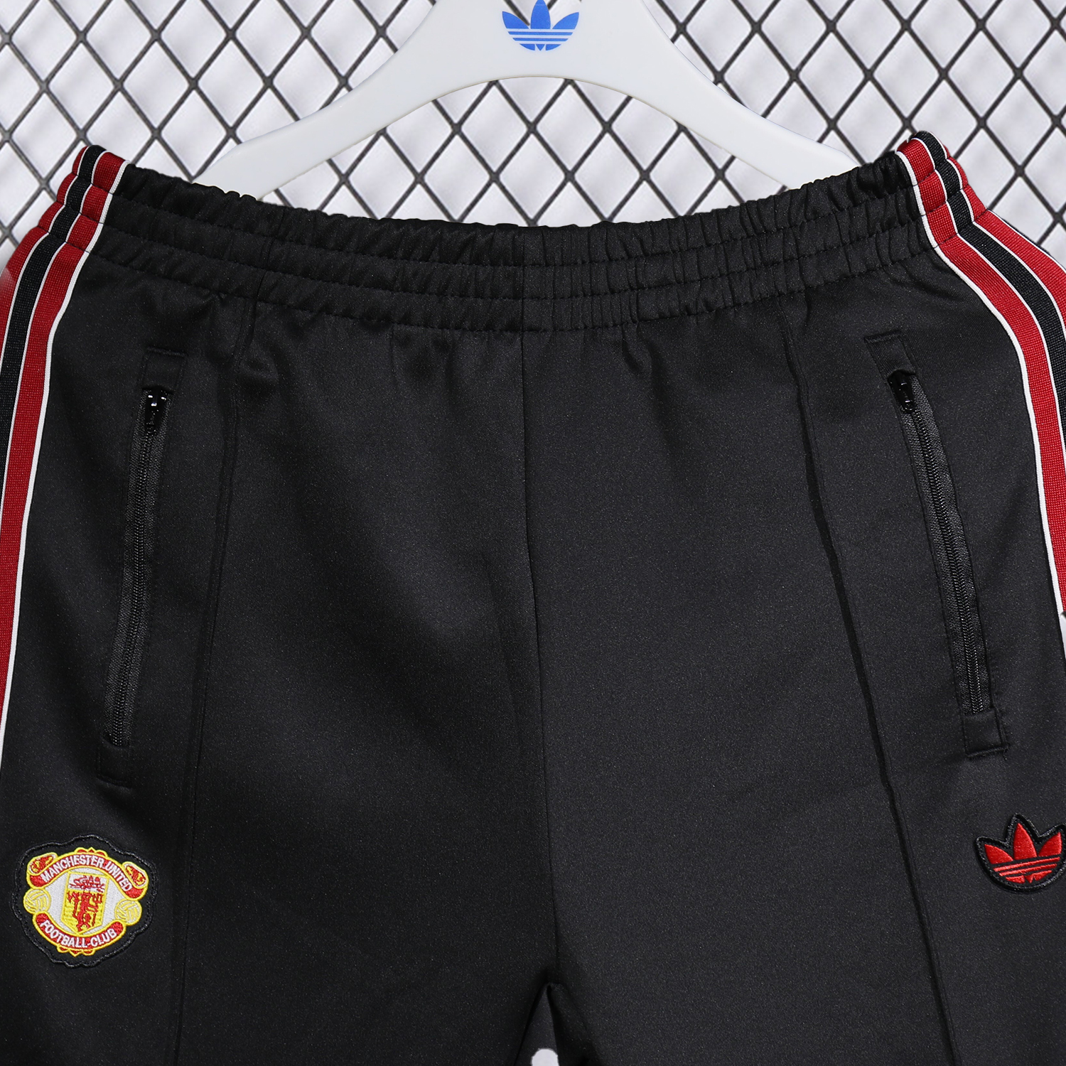 AlphaJersey-Manchester United 25-26 Red Lines Training Set - Black Top and Black Pants