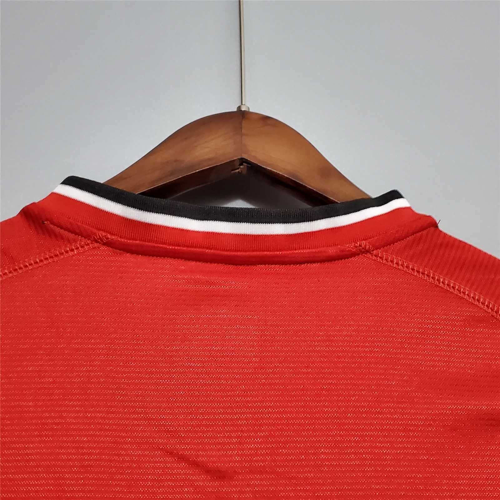 AlphaJersey-Retro Manchester United 00-02 Home Jersey